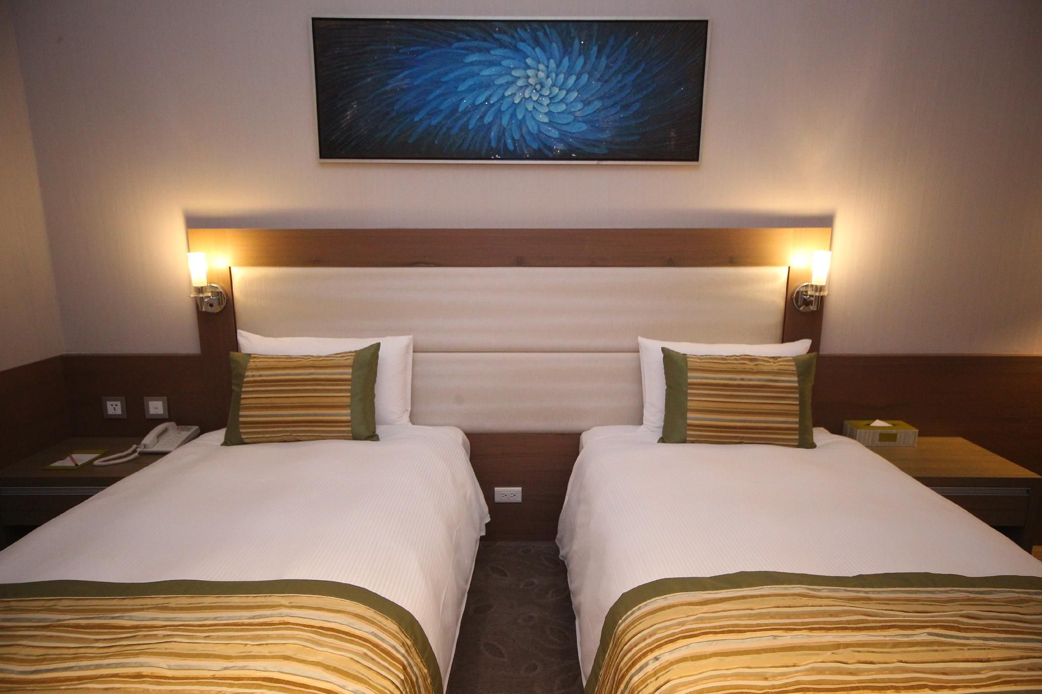 Twin Bed - No Window