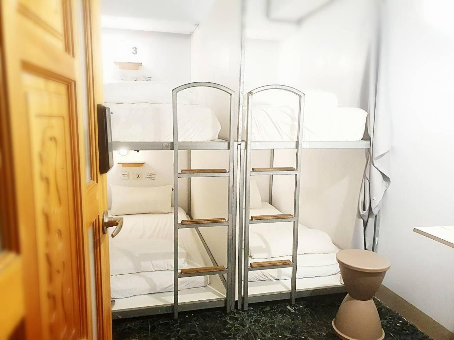 Quadruple with Shared Bathroom