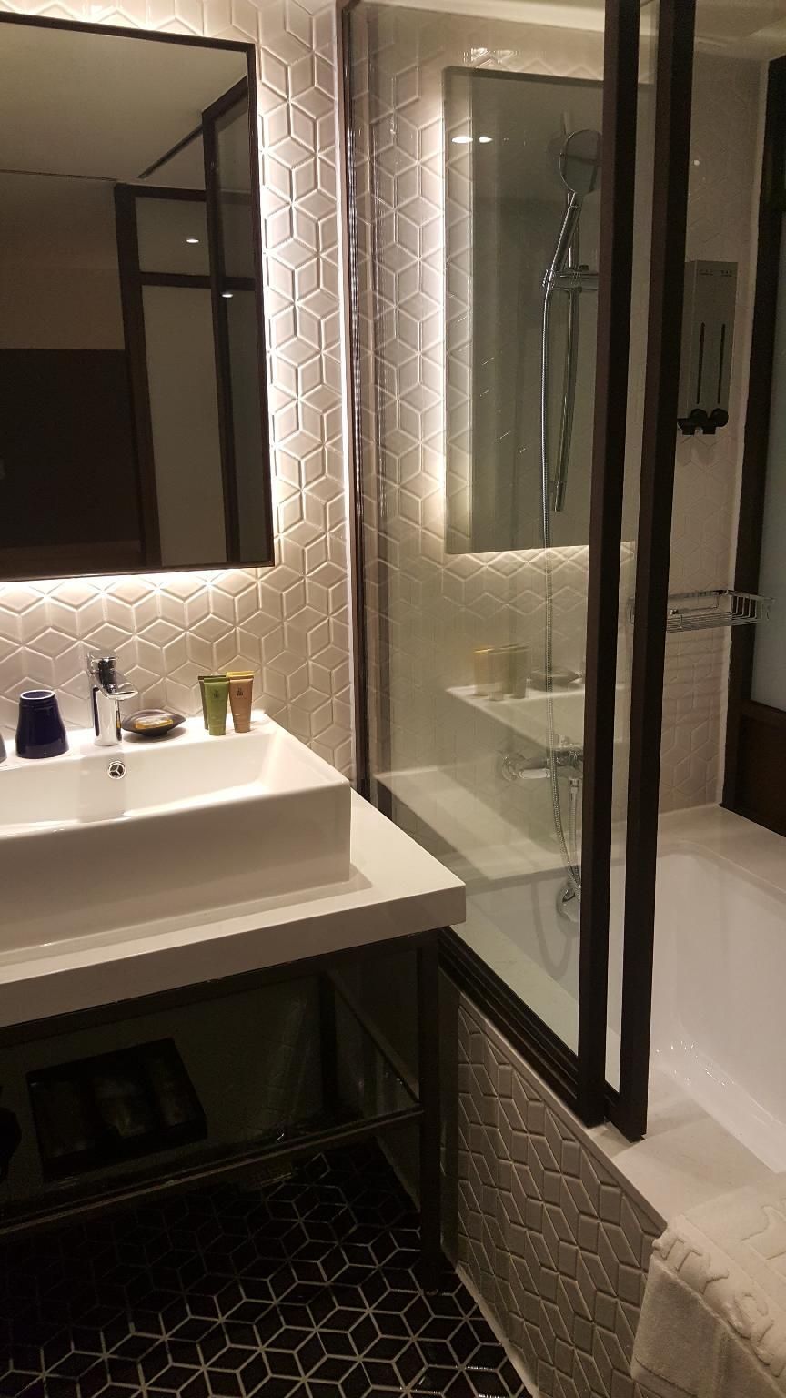 City Suites - Main station Standard Twin Room without Window 3