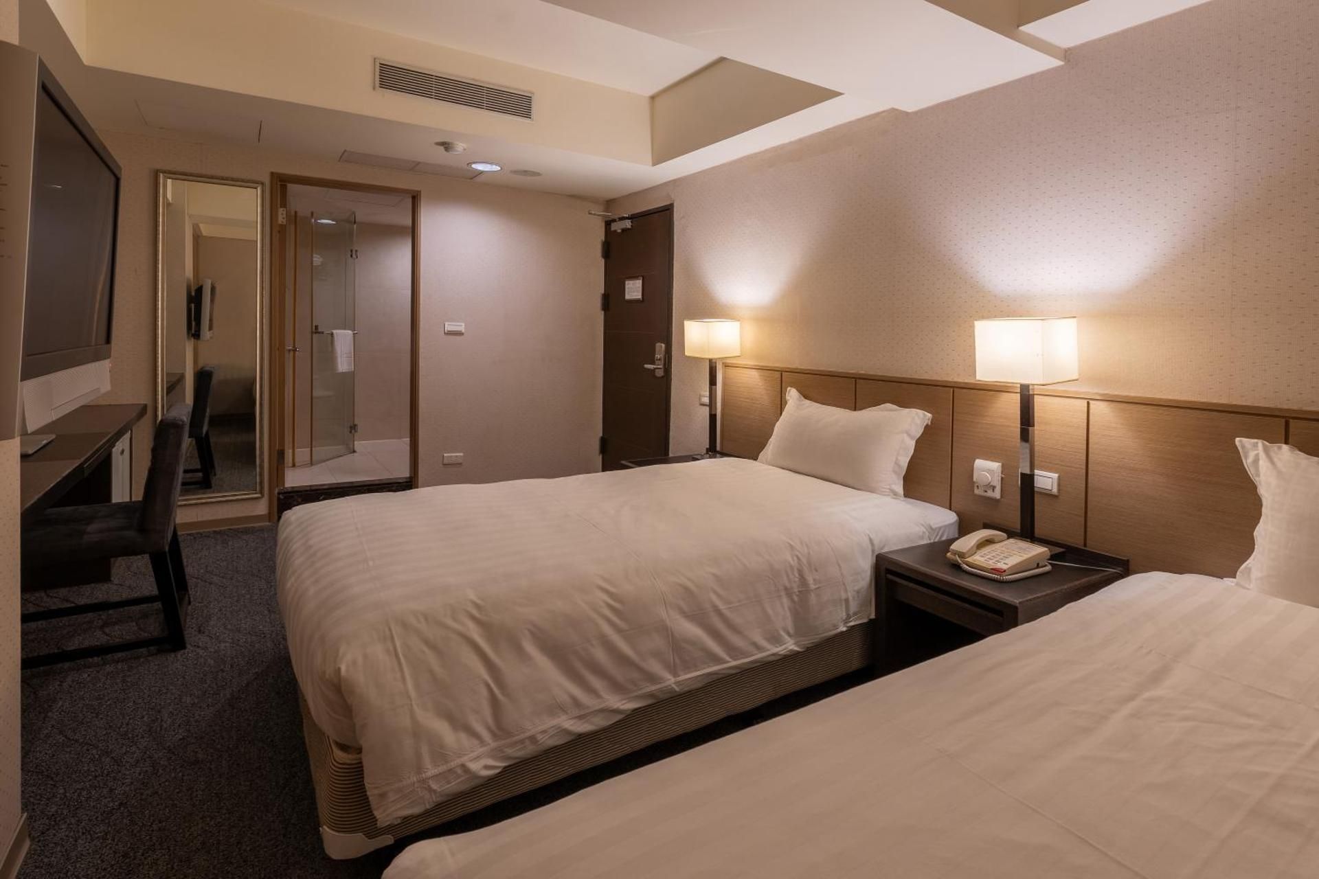 Double or Twin Room (Check-in after 20:00)