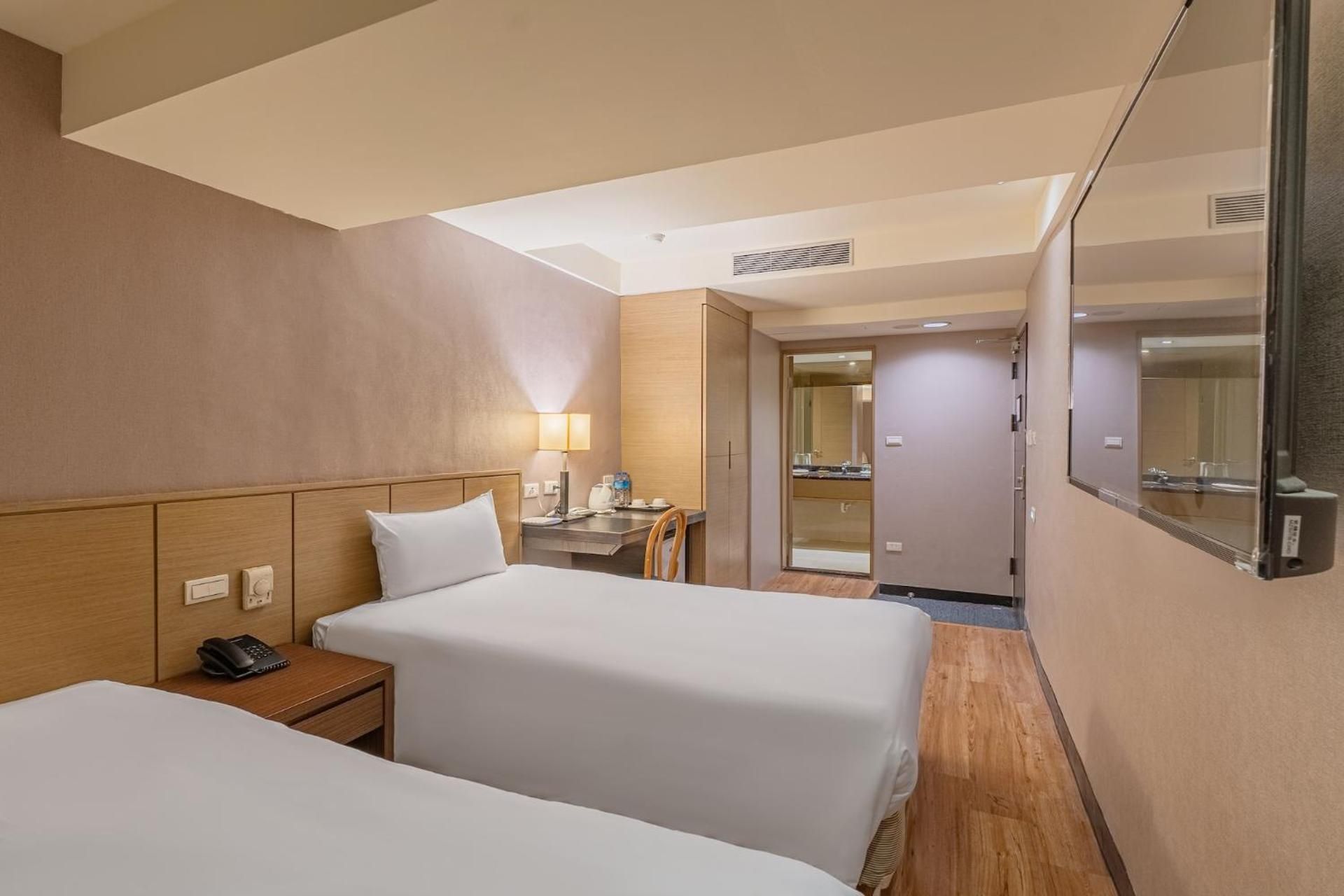 Standard Twin Room without Window