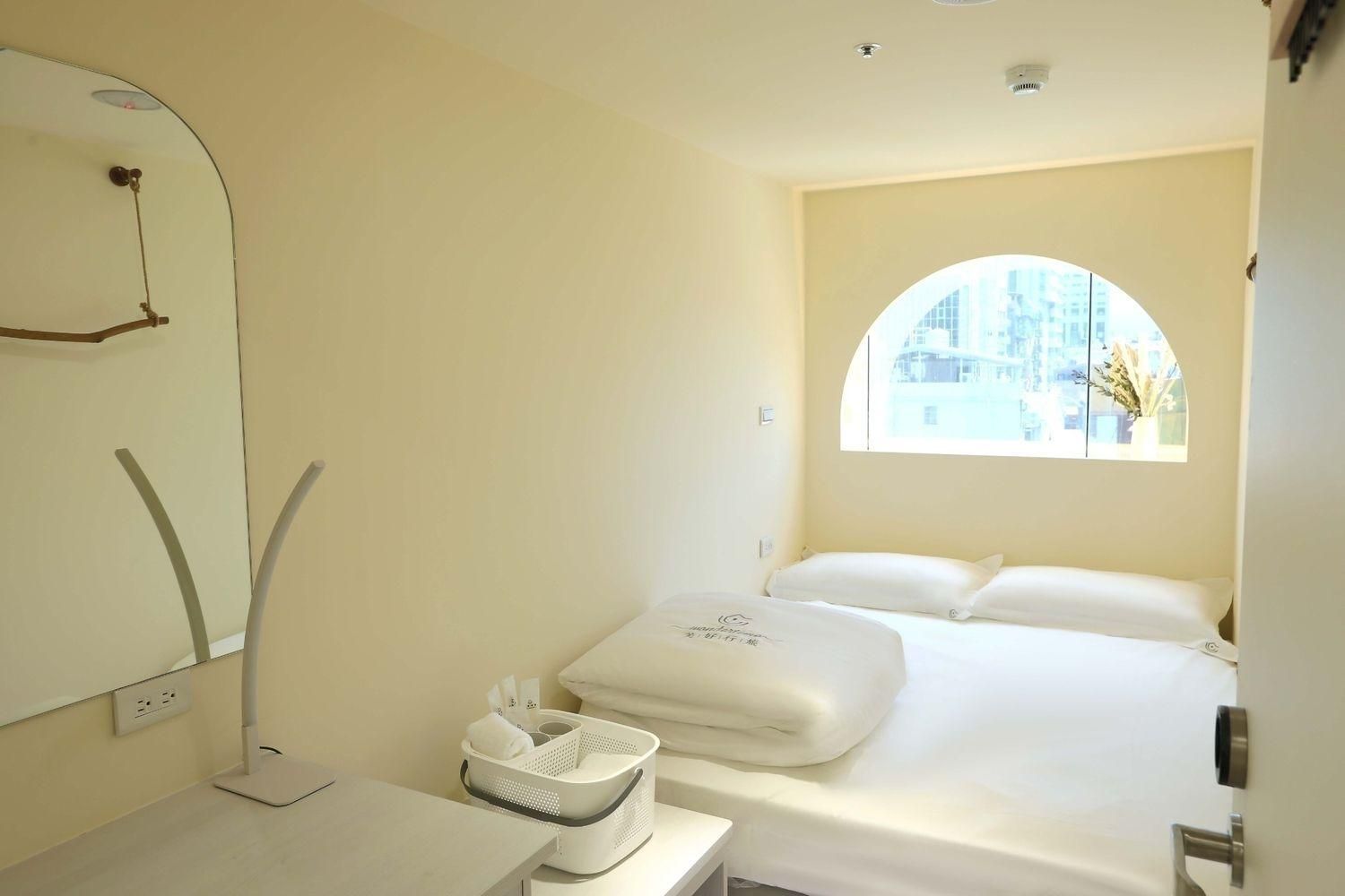 Double Room for Female - Non-Smoking