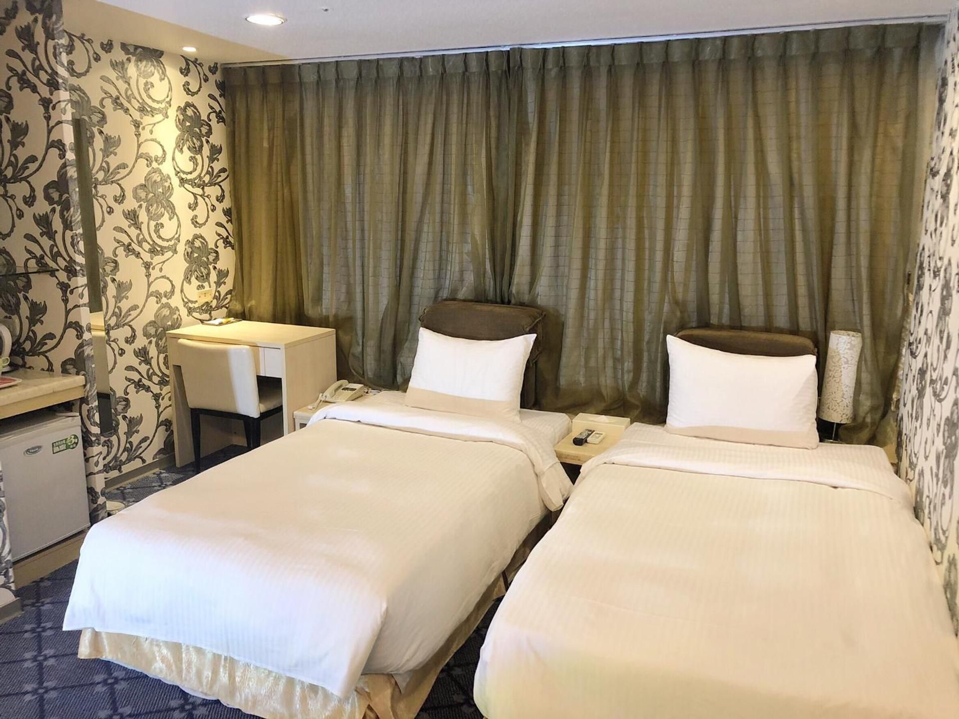 Double or Twin Room with Shower (No window)
