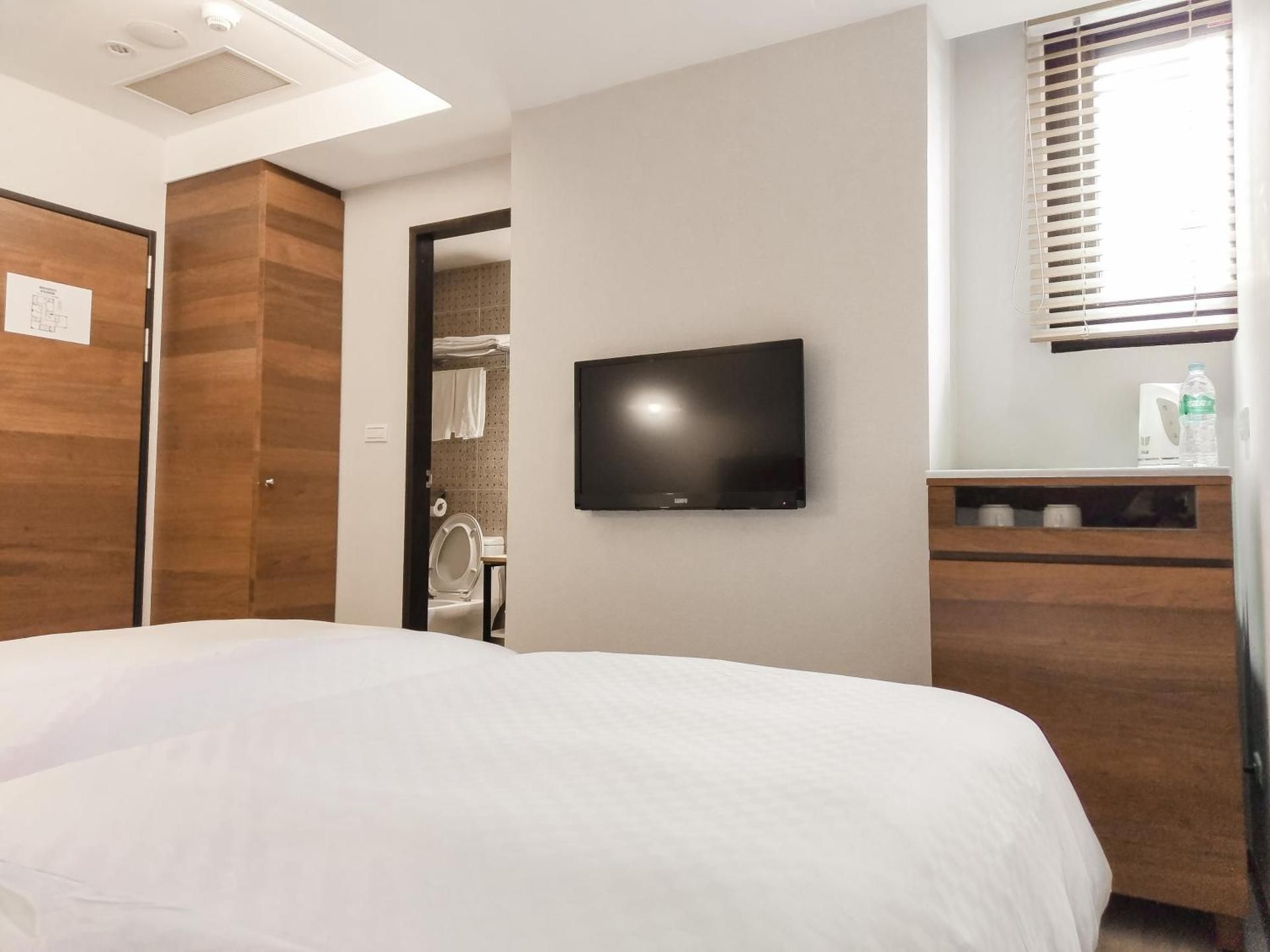 Standard Twin Room without Window