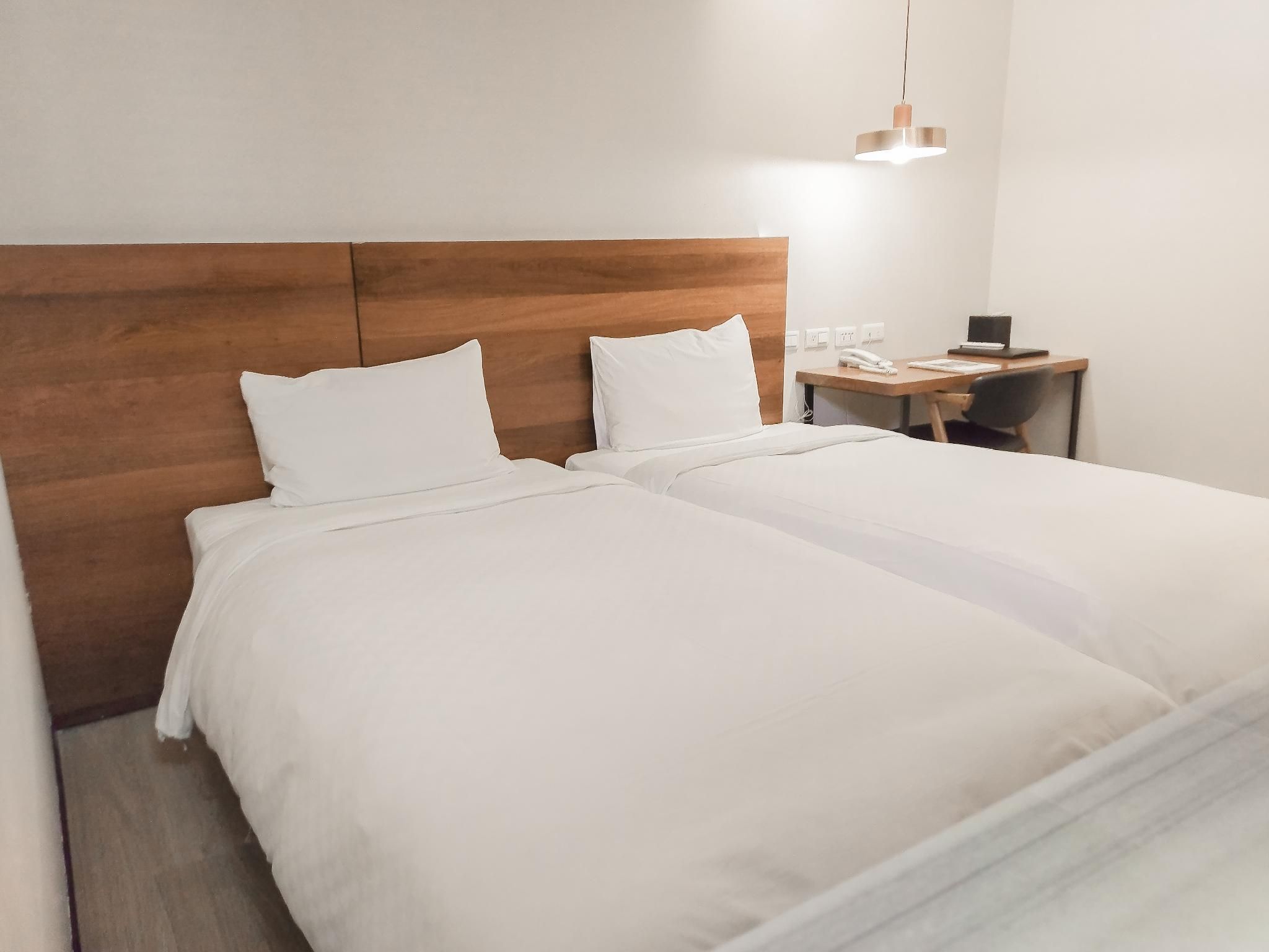 Standard Twin Room without Window