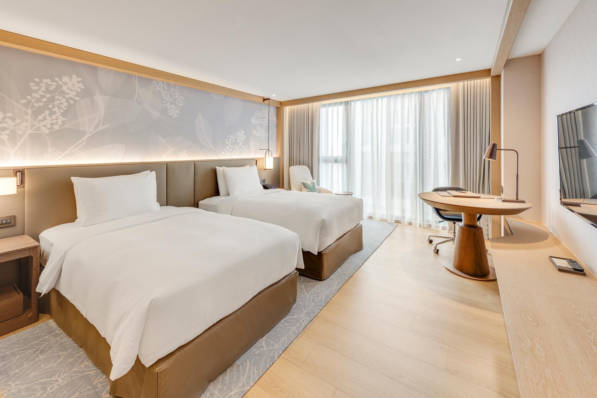 TWIN GUEST ROOM WITH 2 SINGLE BEDS
