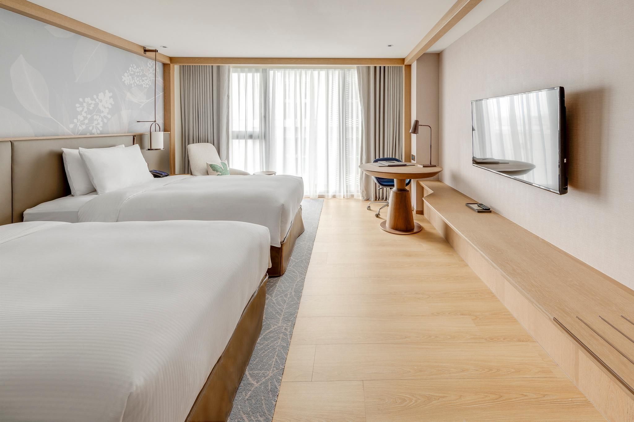 TWIN GUEST ROOM WITH 2 SINGLE BEDS
