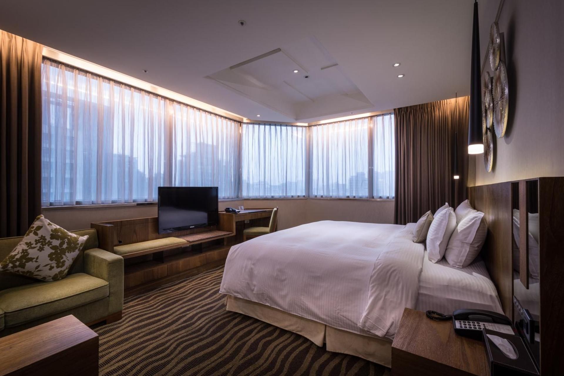 Luxury King Room