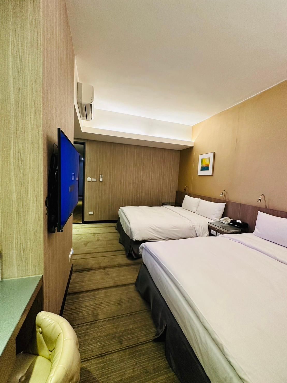 West Inn 48