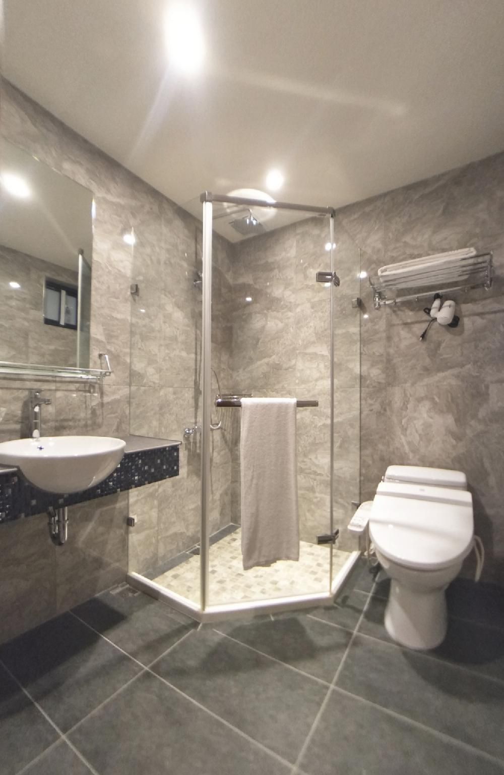 Twin Room for 2 People