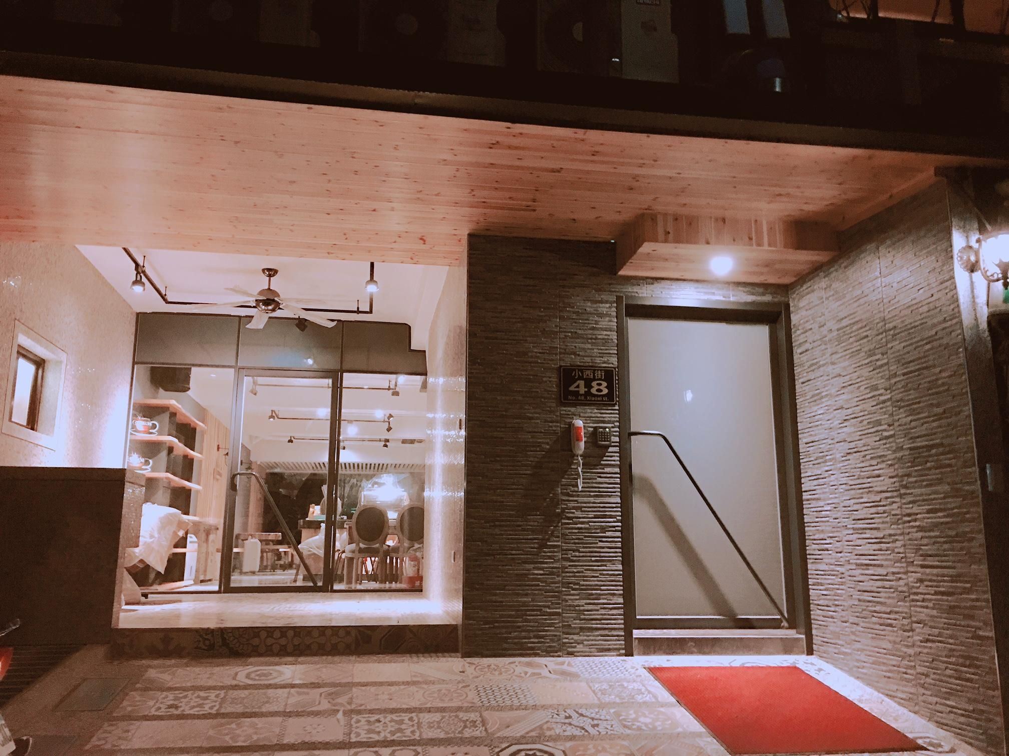 West Inn 48