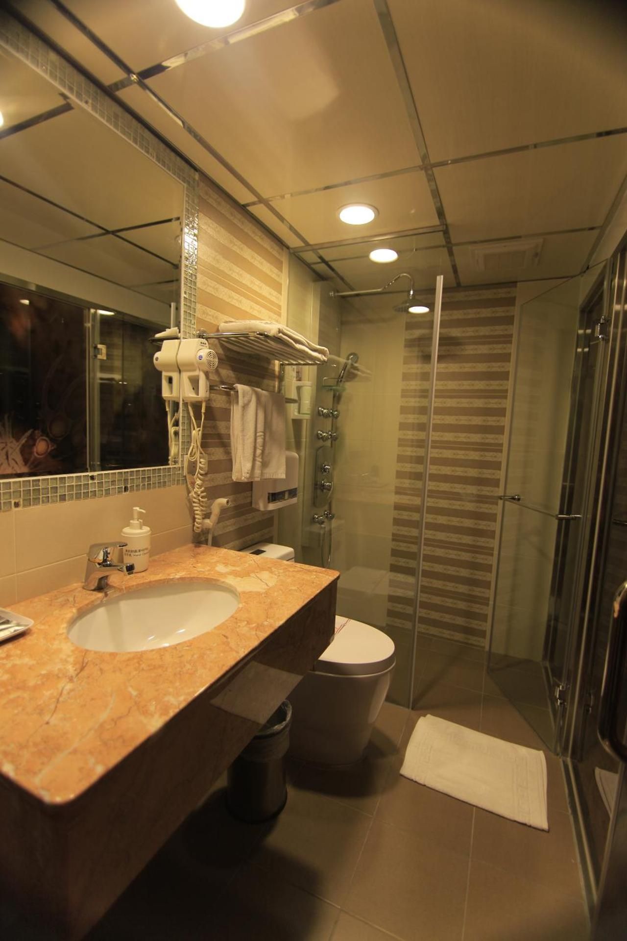 Family (2 Double Beds)