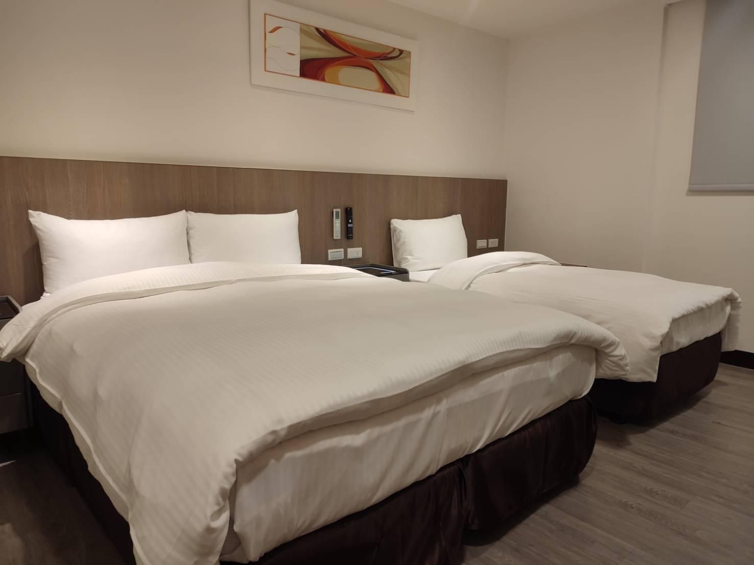 Triple Room for 3 People - Non-Smoking, No Parking Included