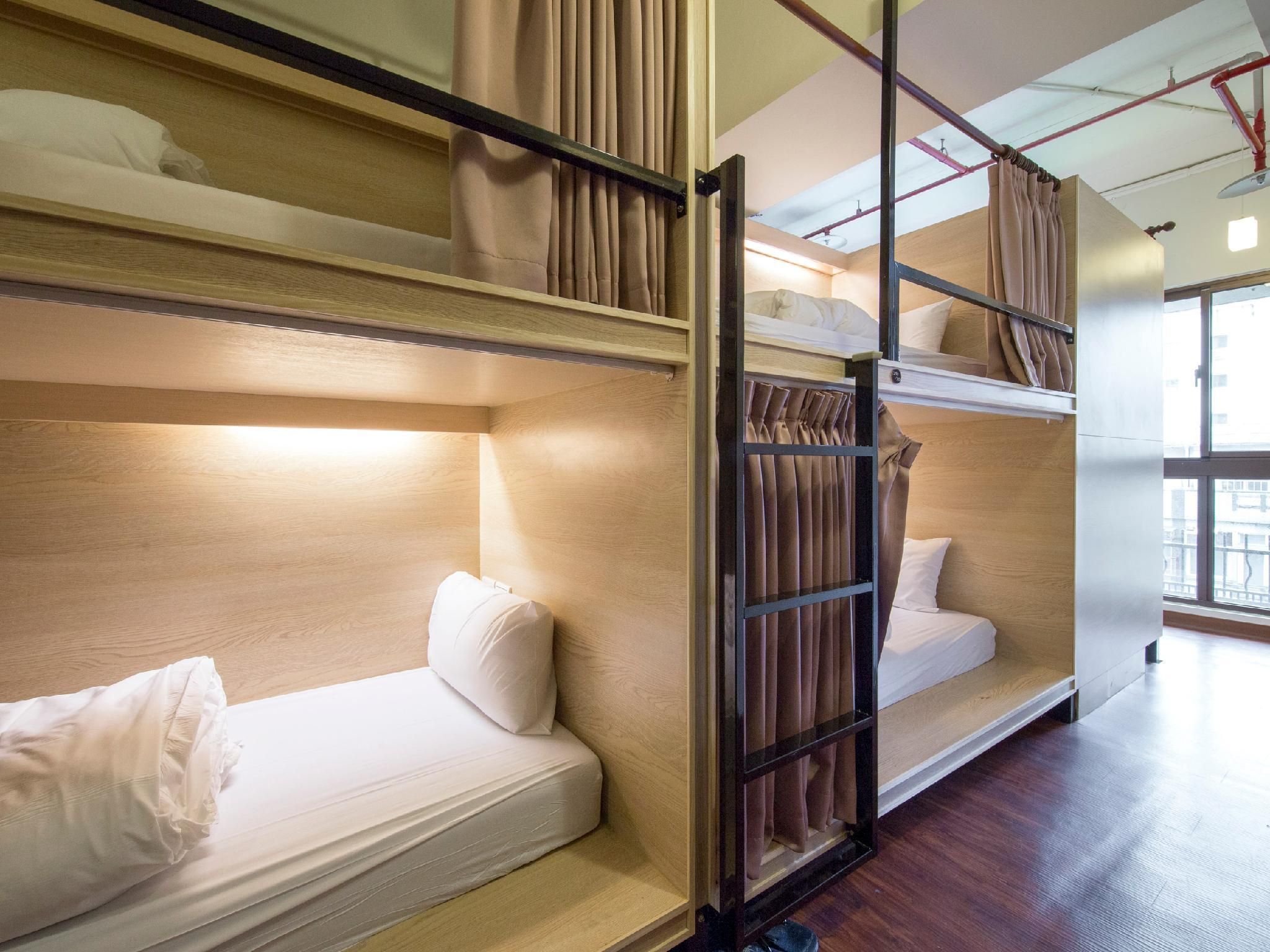 Single Bed Male Dormitory (Shared Bathroom)