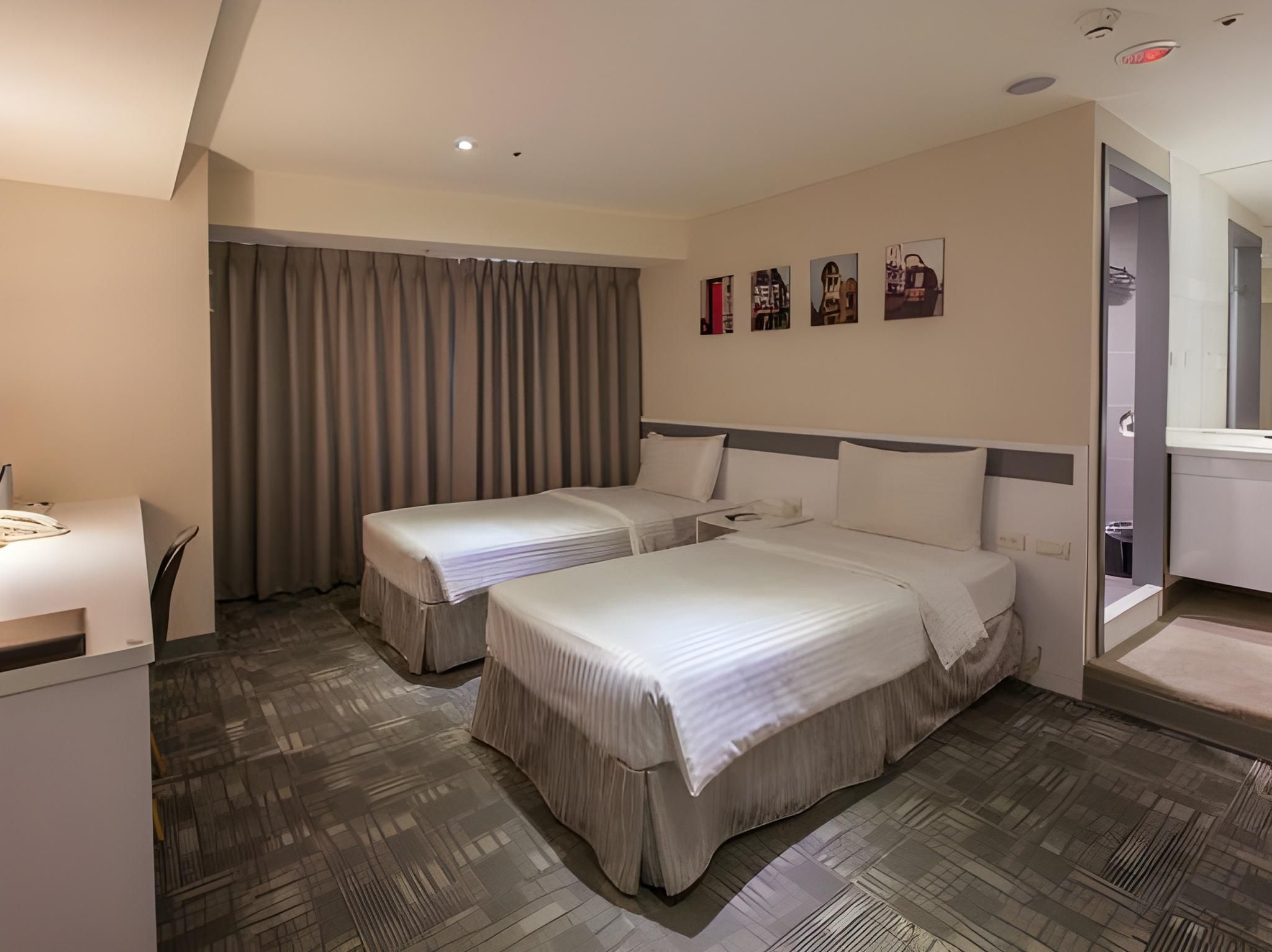 Lumos Inn Standard Twin Room