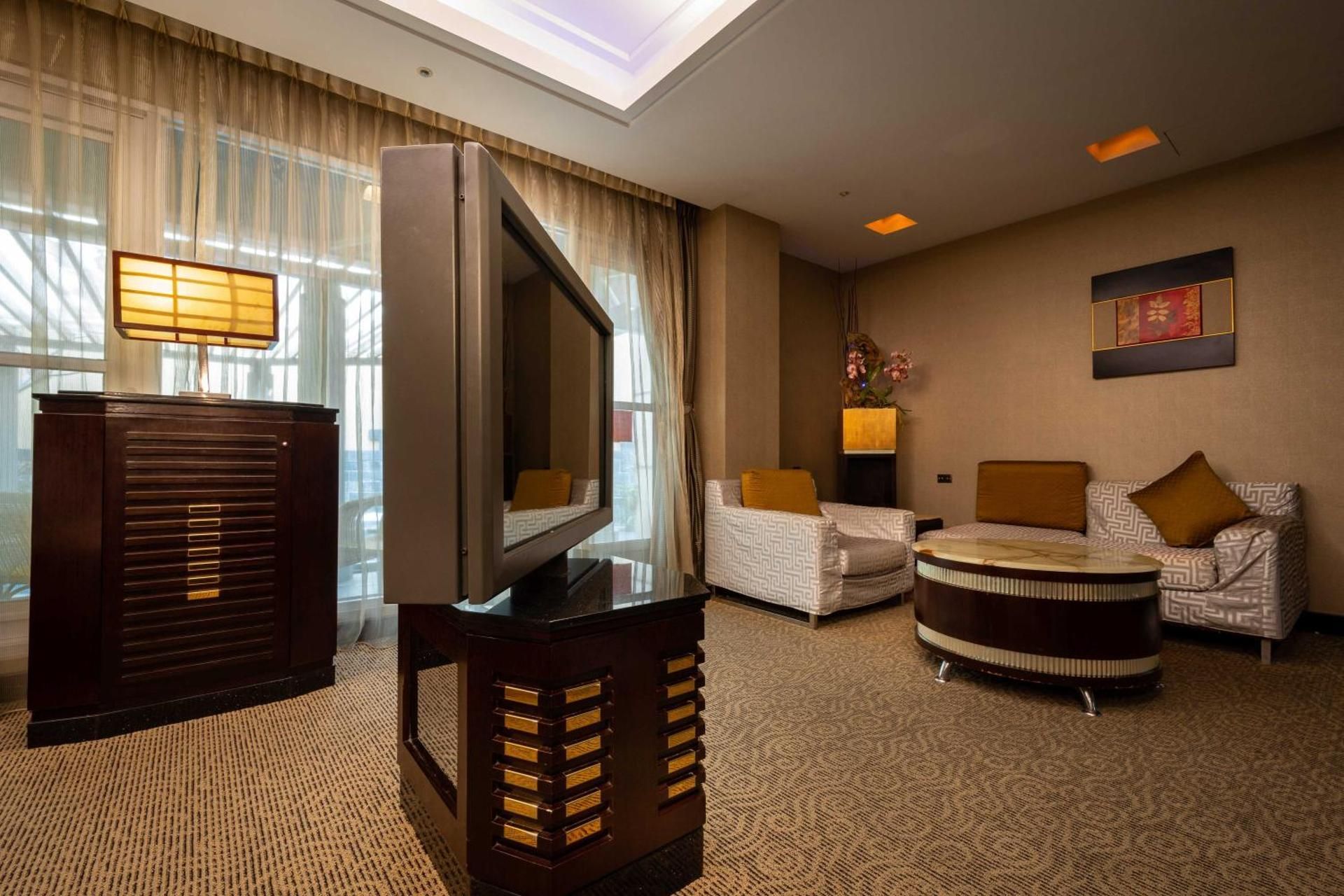 Deluxe Family Room