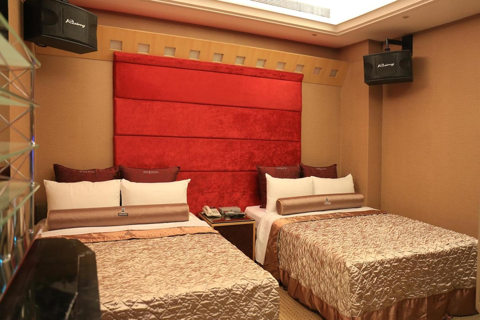 Deluxe Quadruple Room