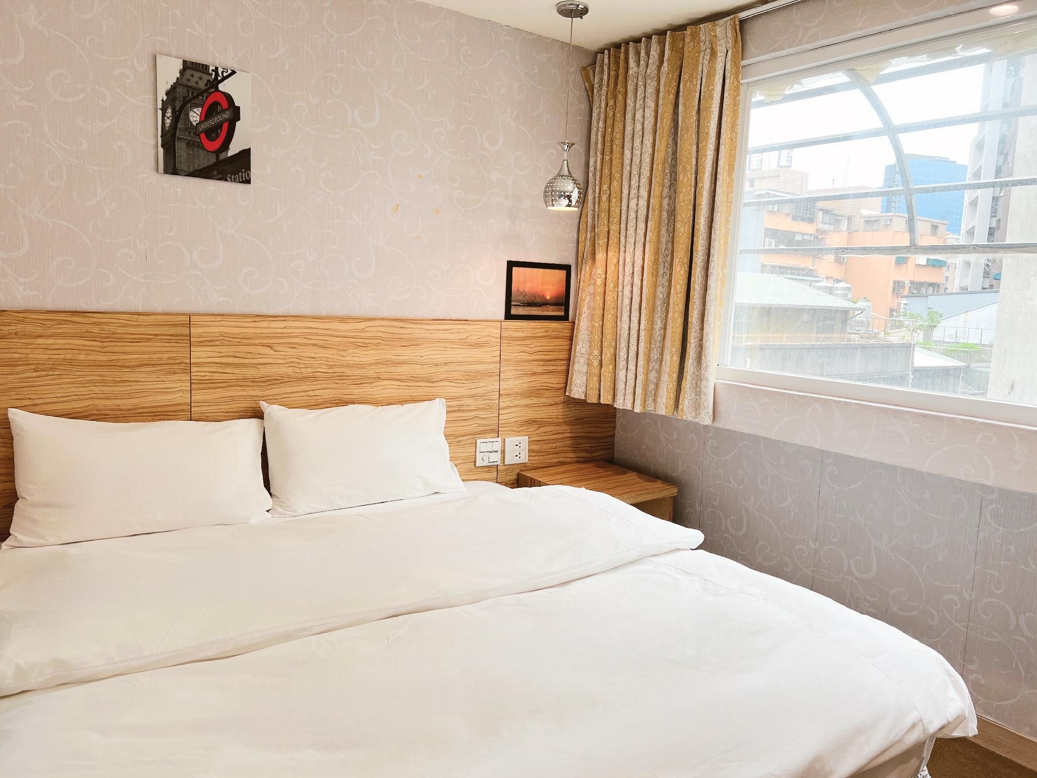 Superior Double Room with Window