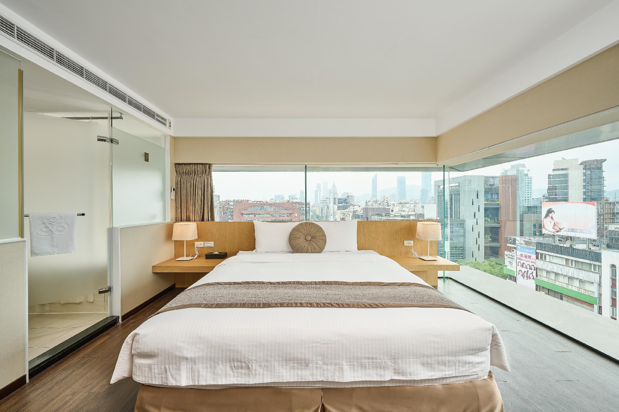 Supreme Room