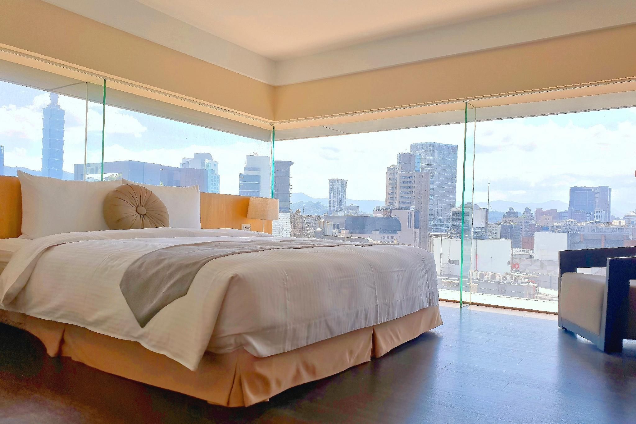 Supreme Room