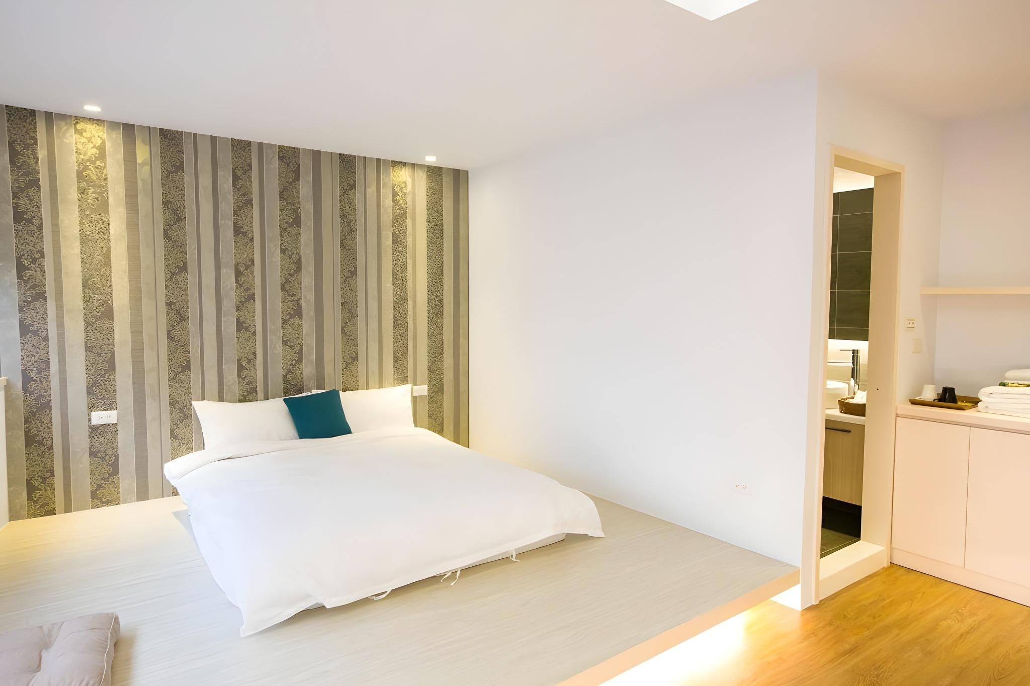 1-Bed Superior Double Bedroom