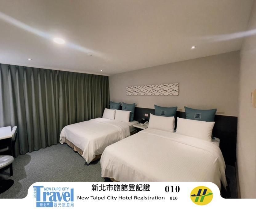 Long View Hotel Standard Quadruple Room 2