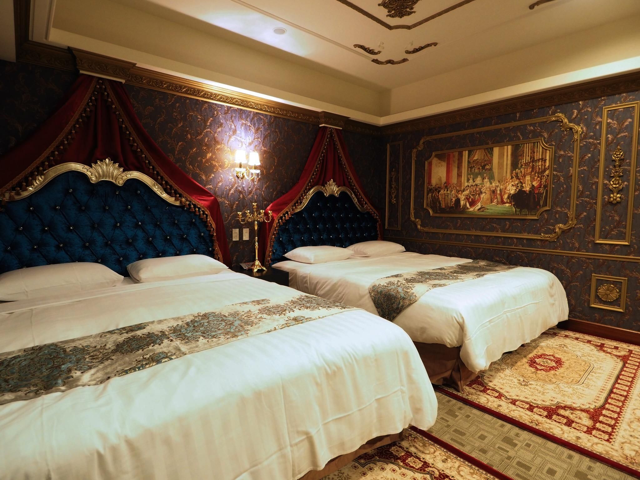 Theme King Bed