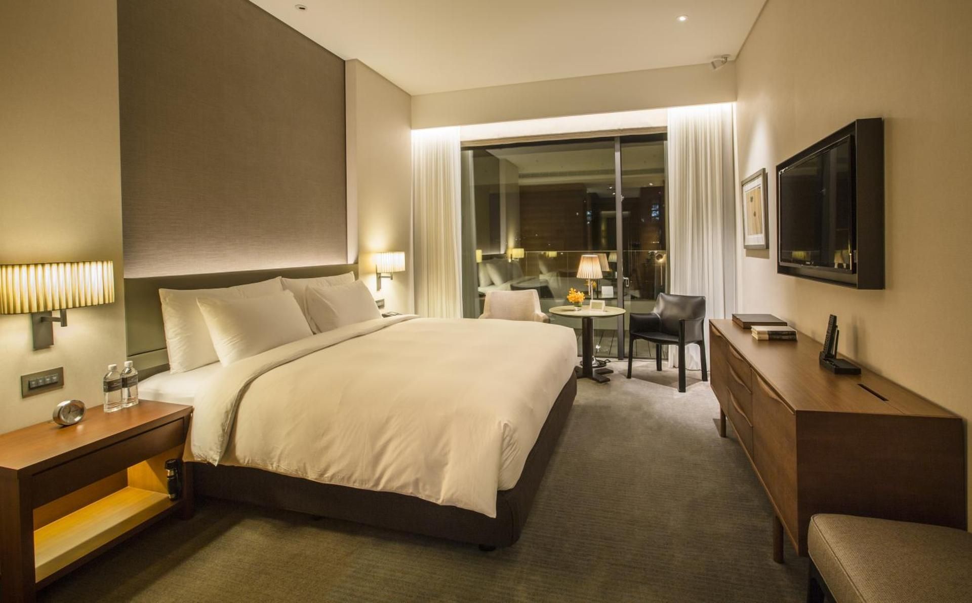 eslite hotel Deluxe - 1 King Bed 2