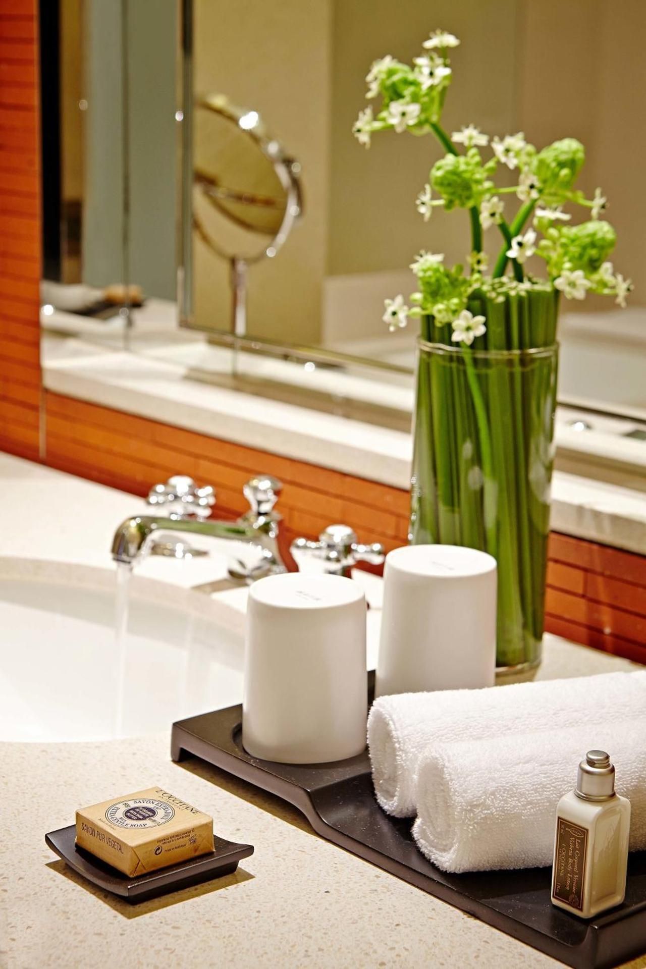 Executive King Suite with city view (5F-7F)