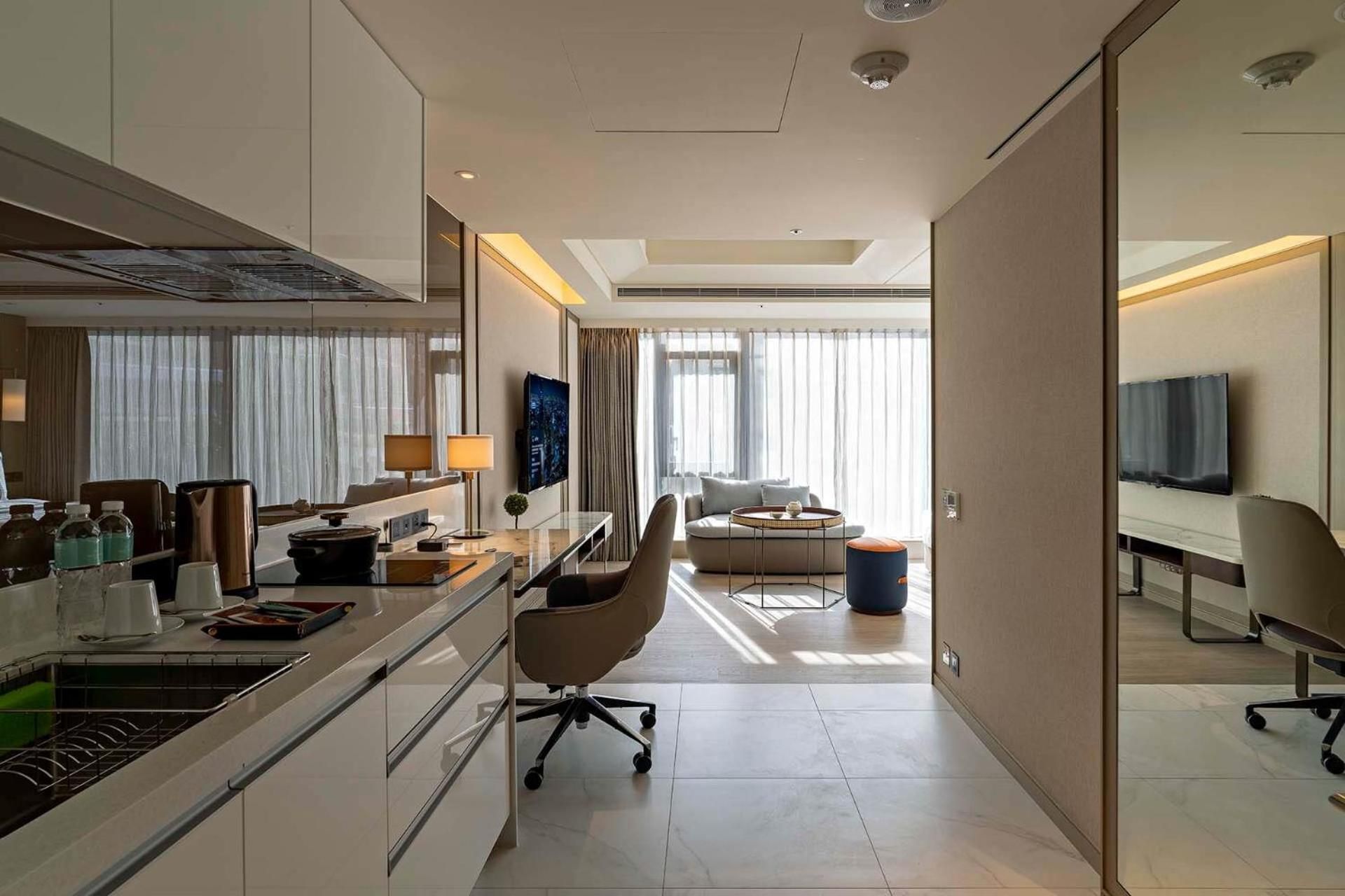 Hanns House Premier Room with Kitchenette 3