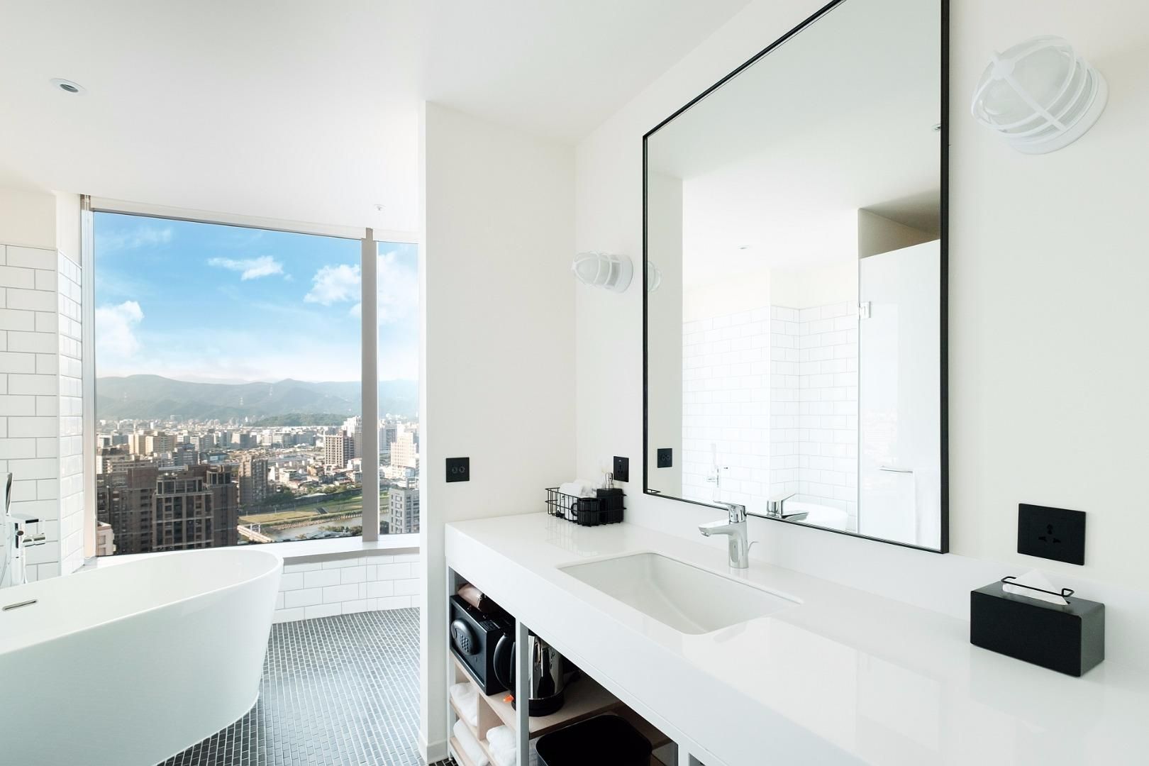 LOFT TWIN RIVER VIEW ROOM