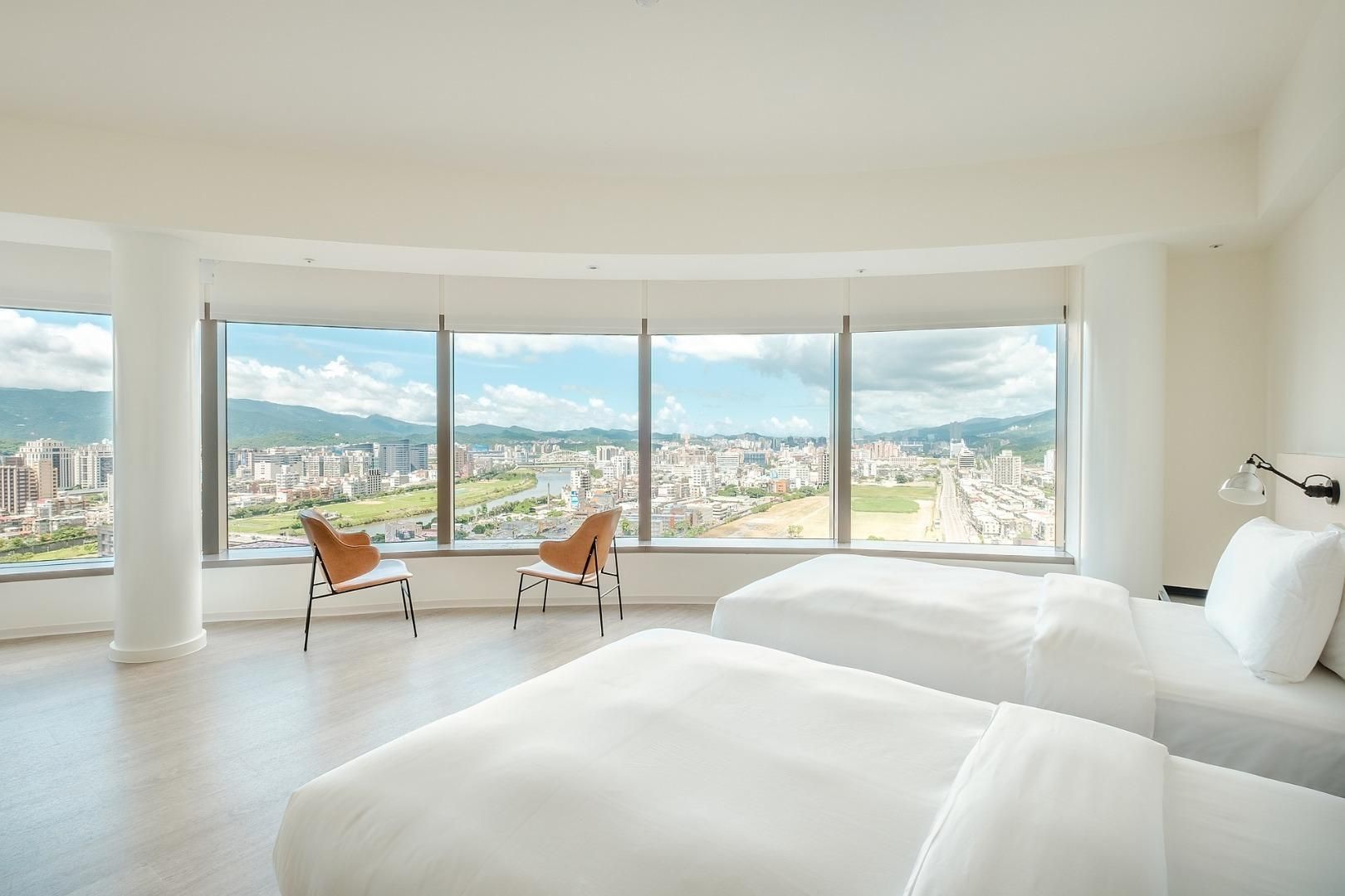 LOFT TWIN RIVER VIEW ROOM