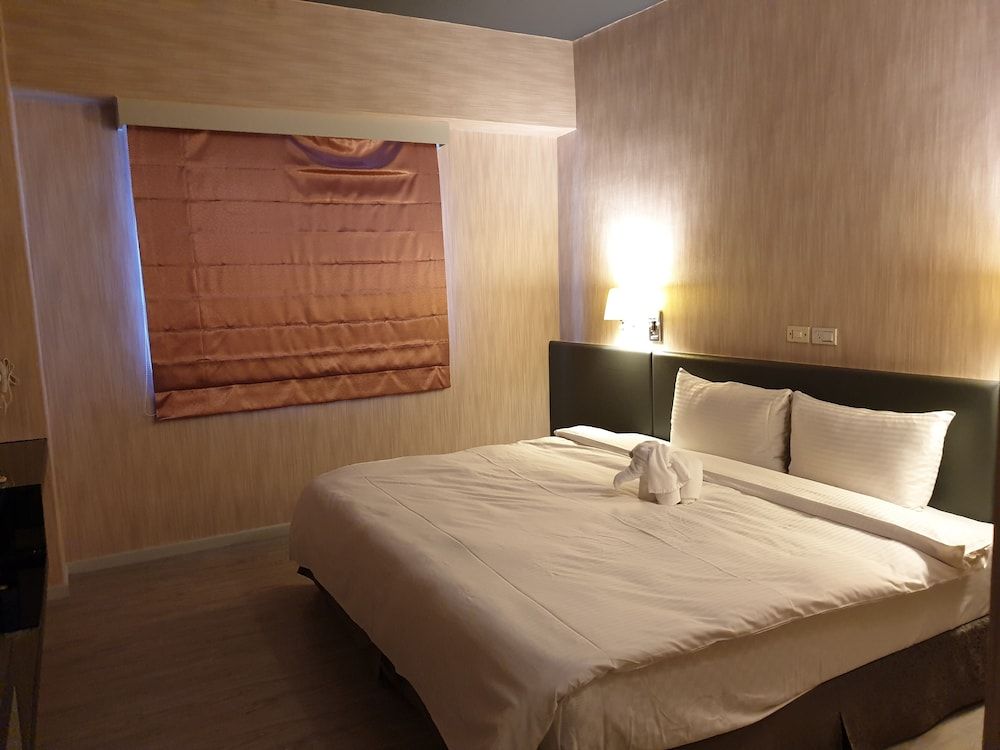 Walker Hotel Sanchong Business Double Room 7