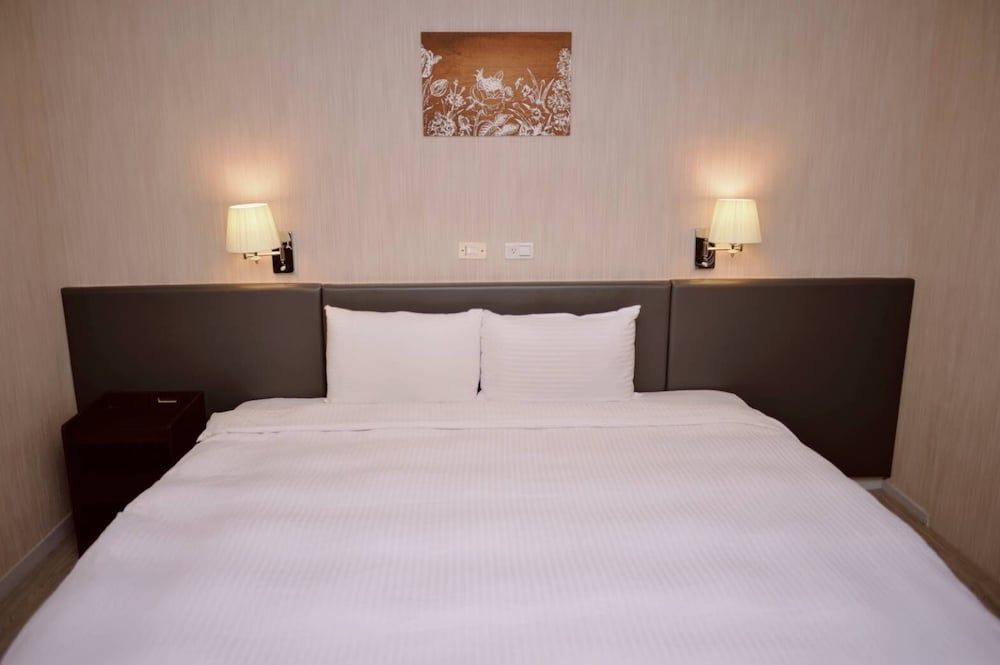 Walker Hotel Sanchong Business Double Room 4