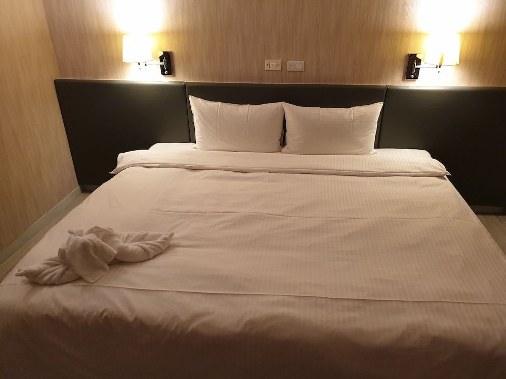Walker Hotel Sanchong Business Double Room 3