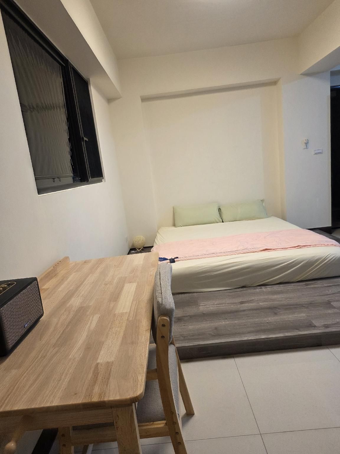 interconnecting room(s) available