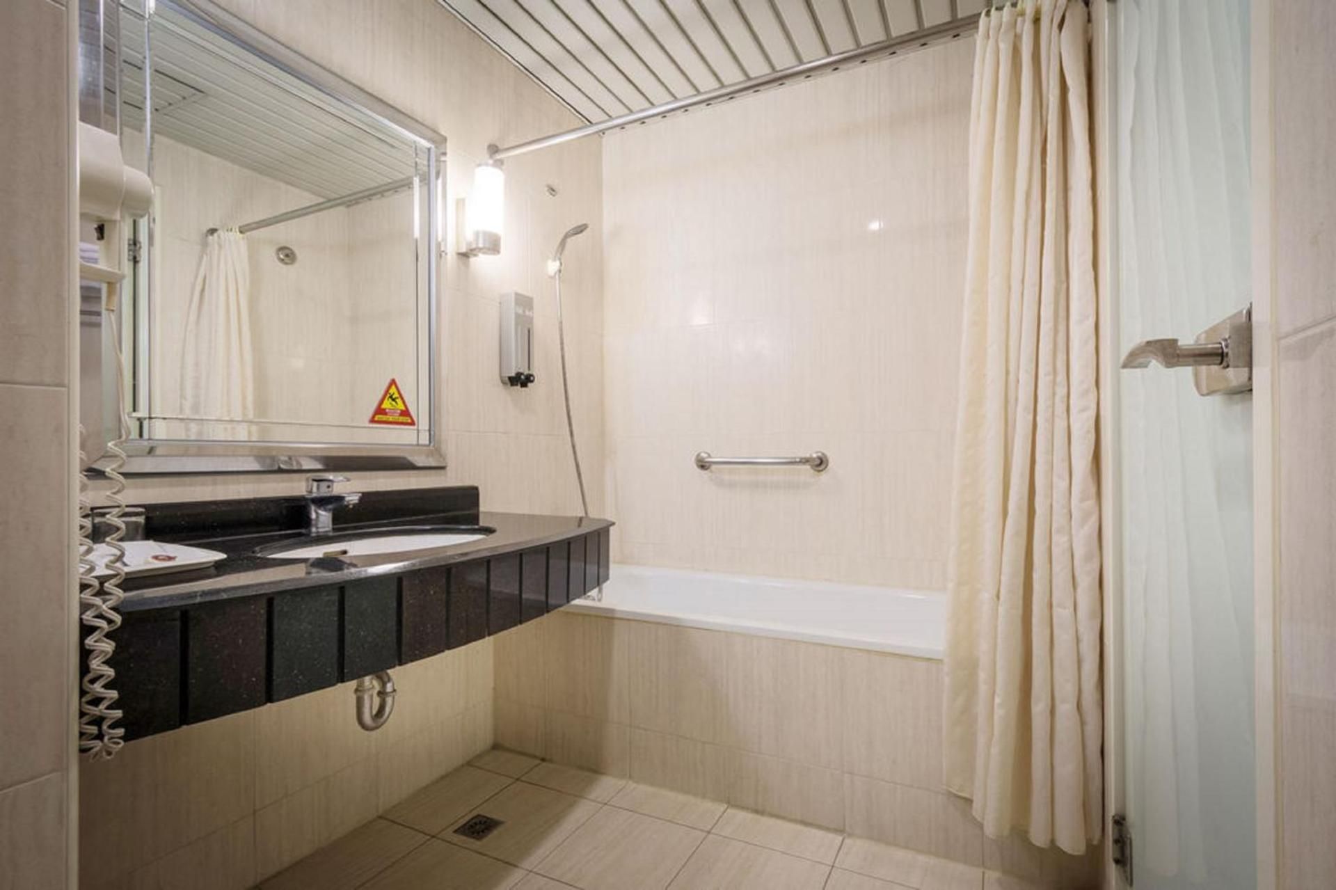 Guide Hotel Zhongli Zhongzheng Standard Double Room without Window 3