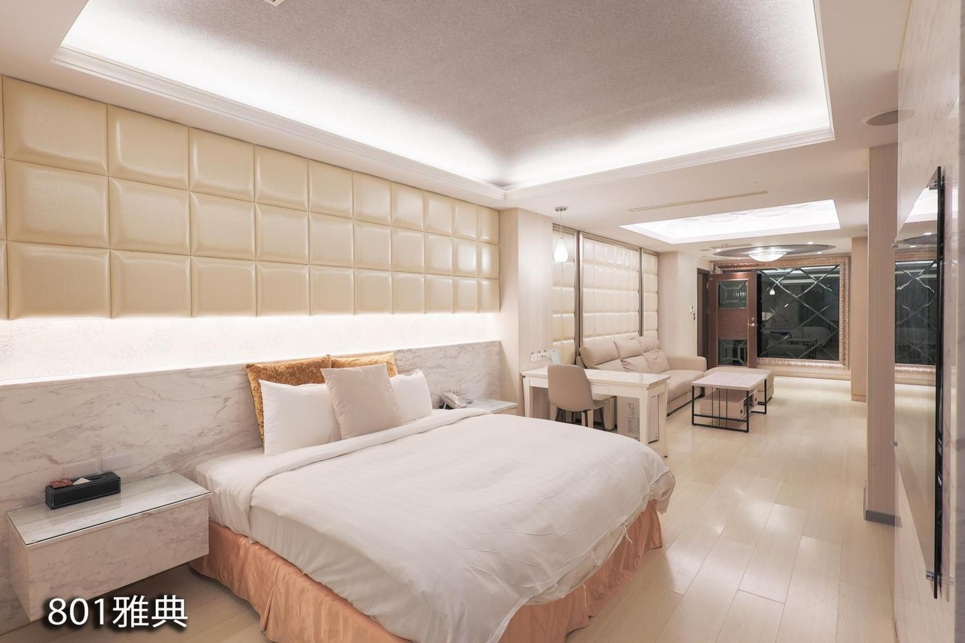 Deluxe Suite