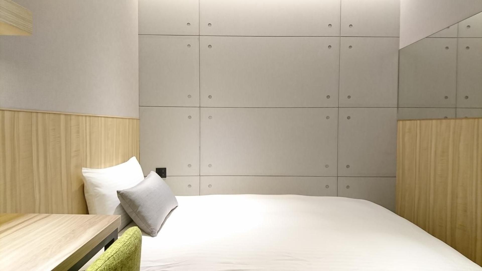 Single Room Shared Bath