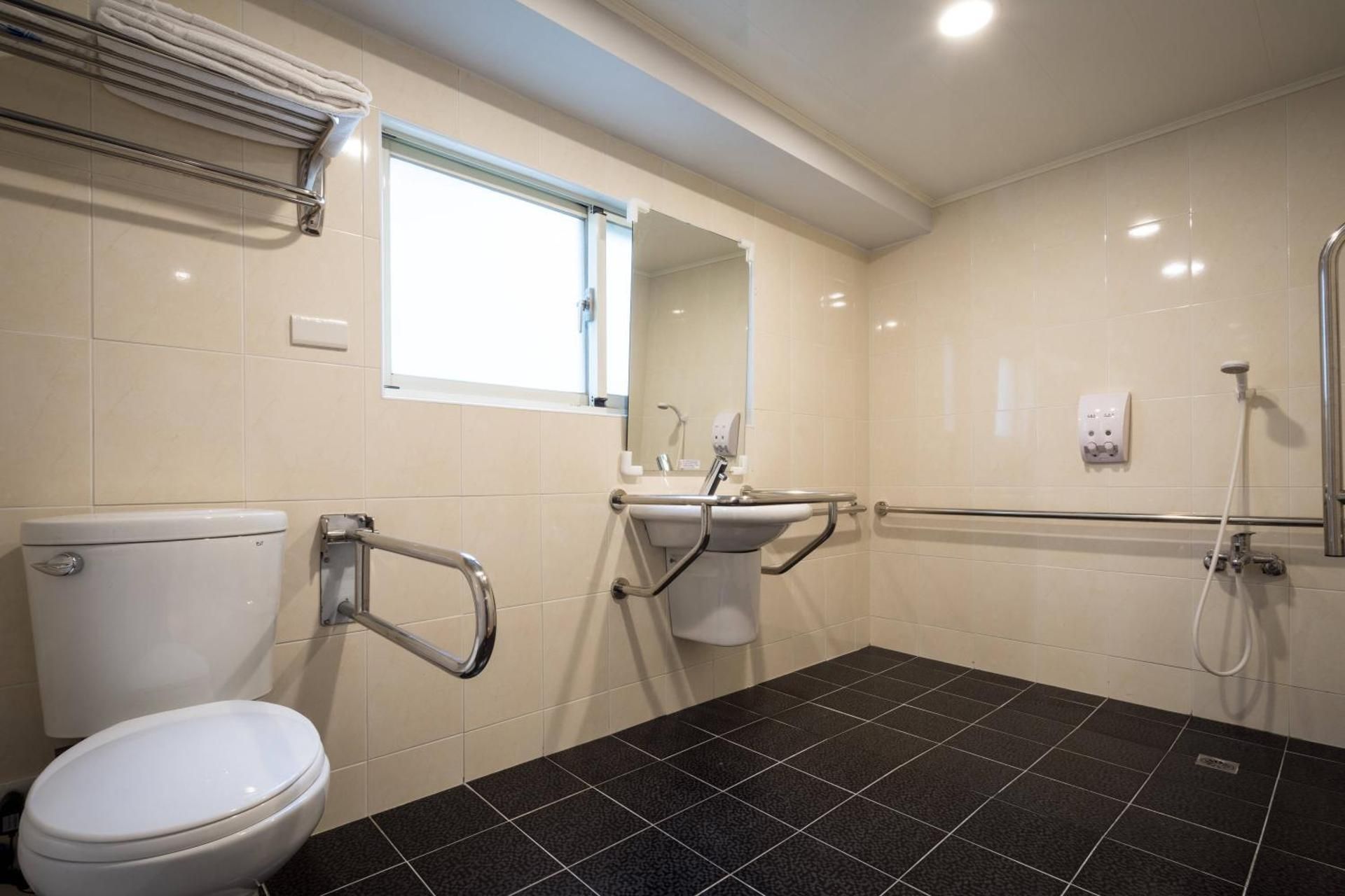 WISH HOTEL Standard Quadruple Room - Non-Smoking 3