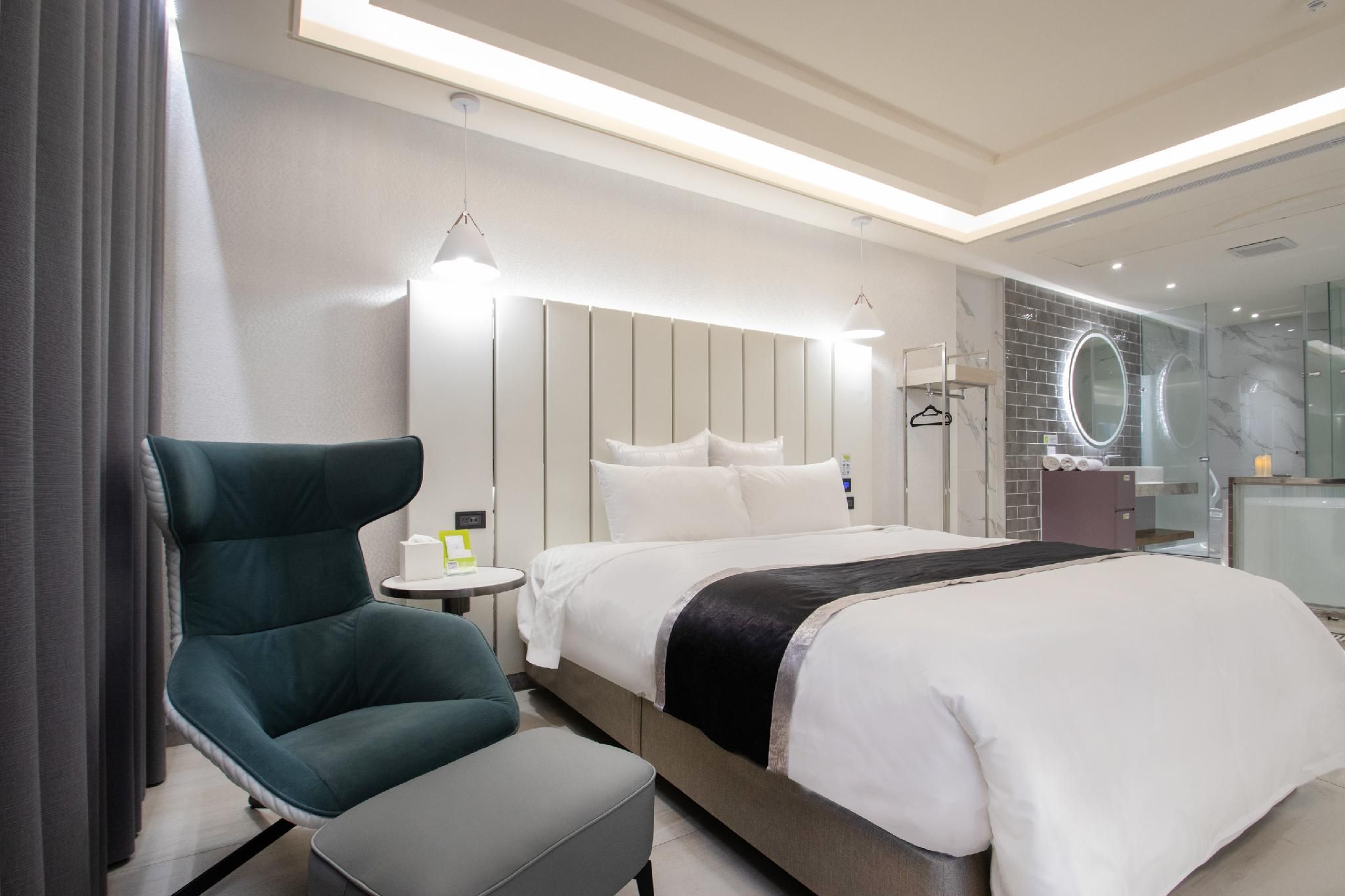 Monarch Double Room