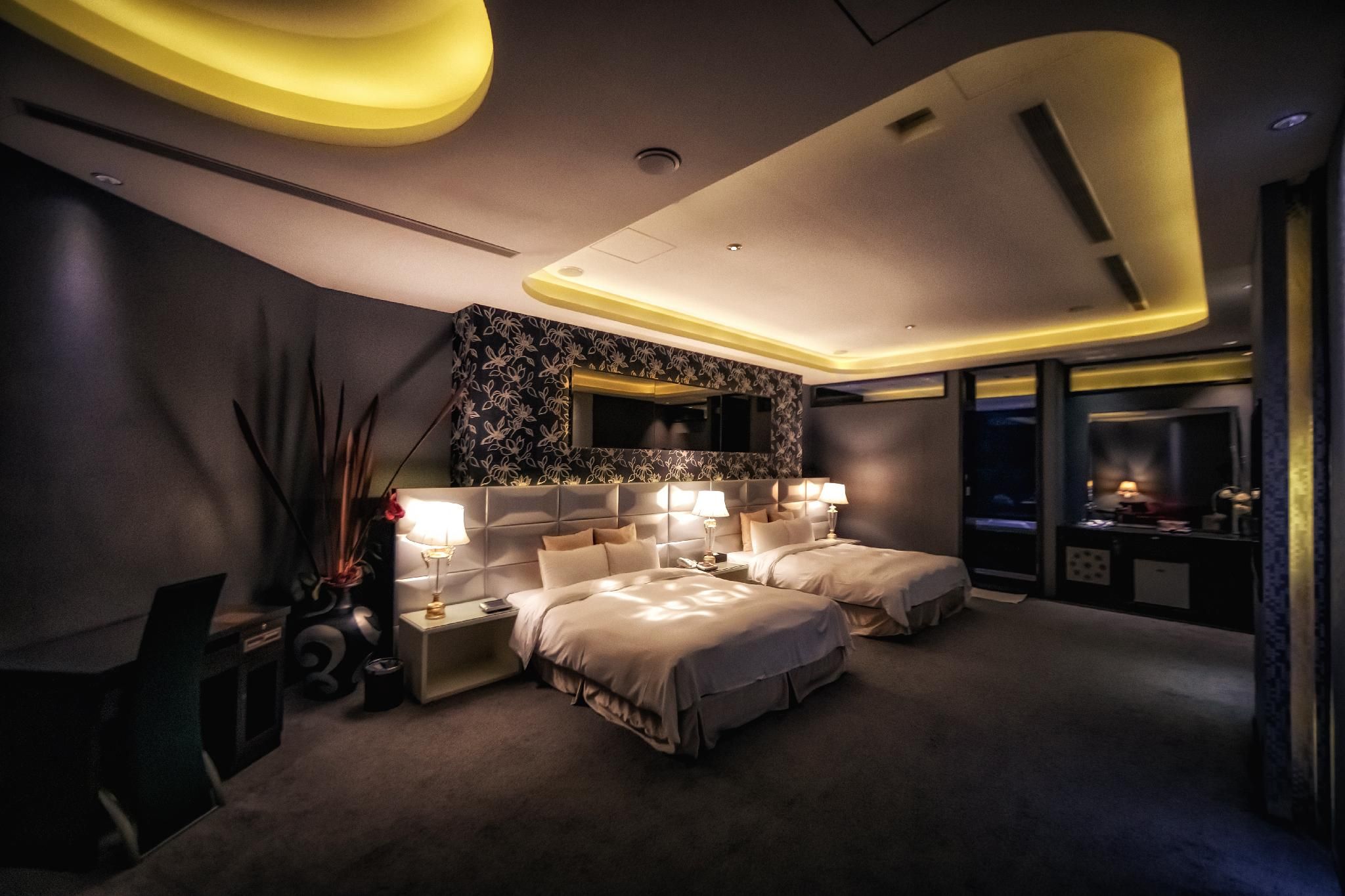 Bali Motel Business Quadruple Room without Garage 2