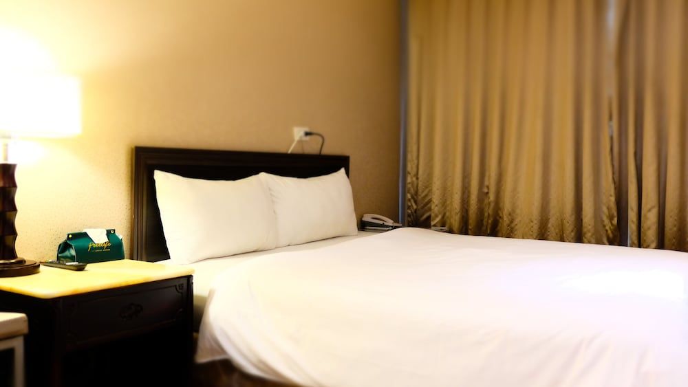 Well Garden Hotel Standard Double Room, 1 Double Bed 7