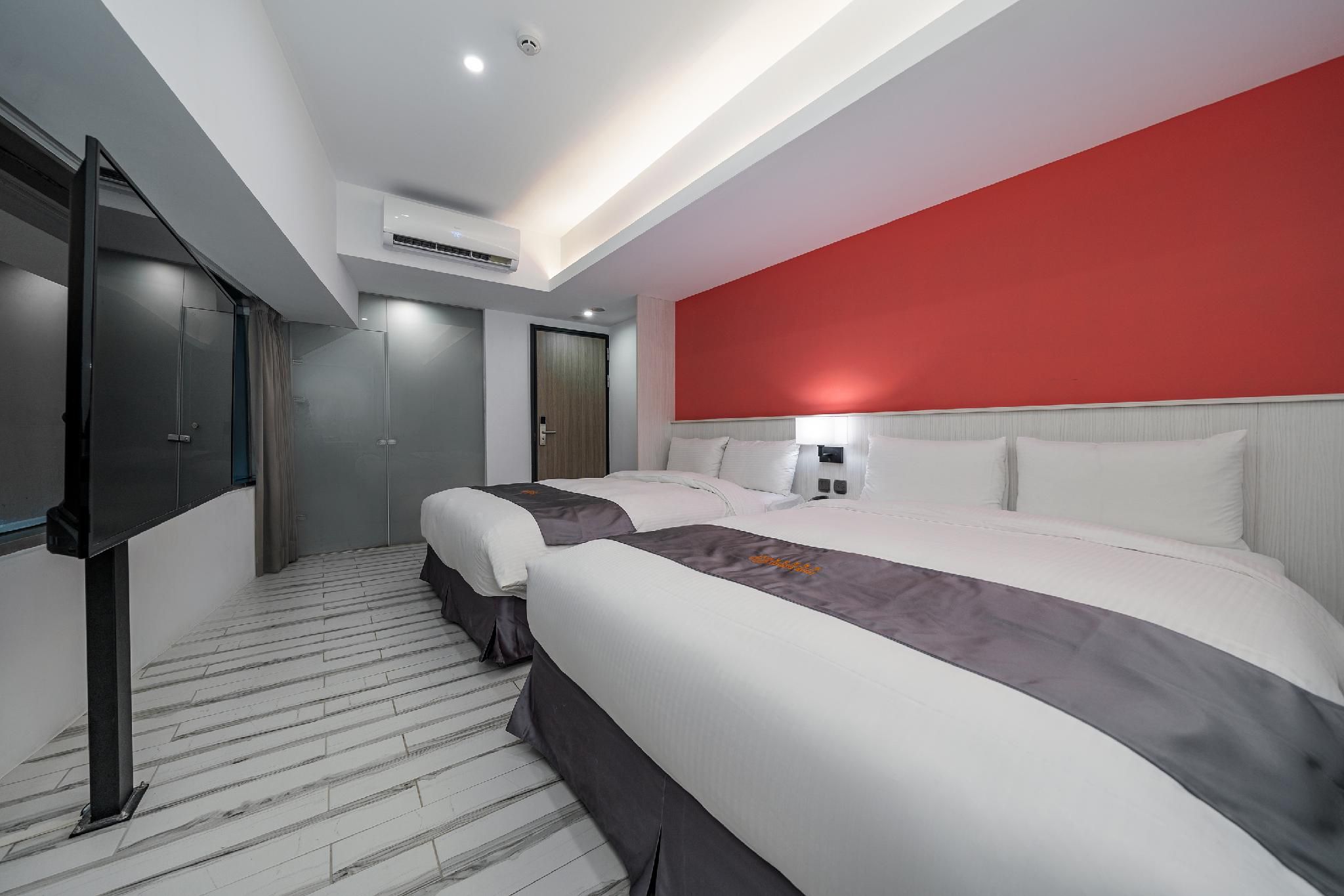 Jiashite Hotel Superior Quadruple Room 2