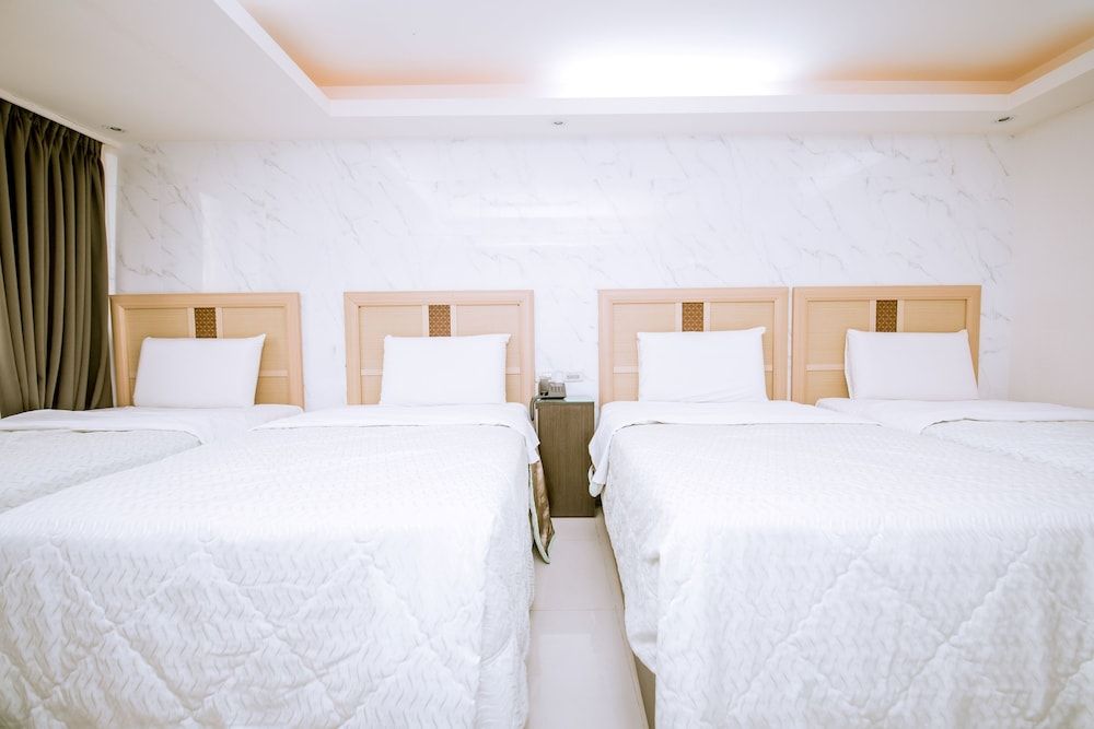 Elite Quadruple Room
