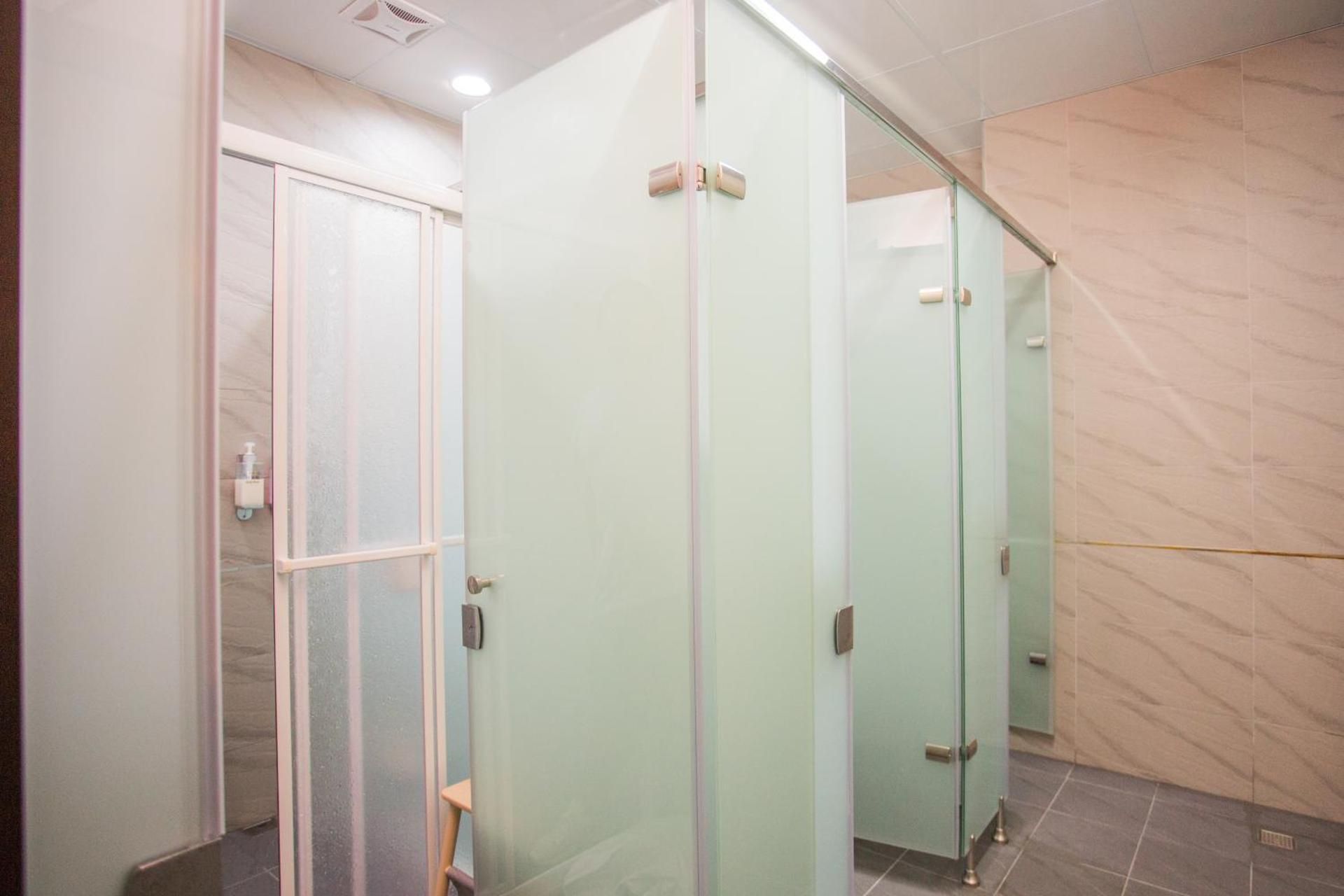 Single Room - Shared Bathroom