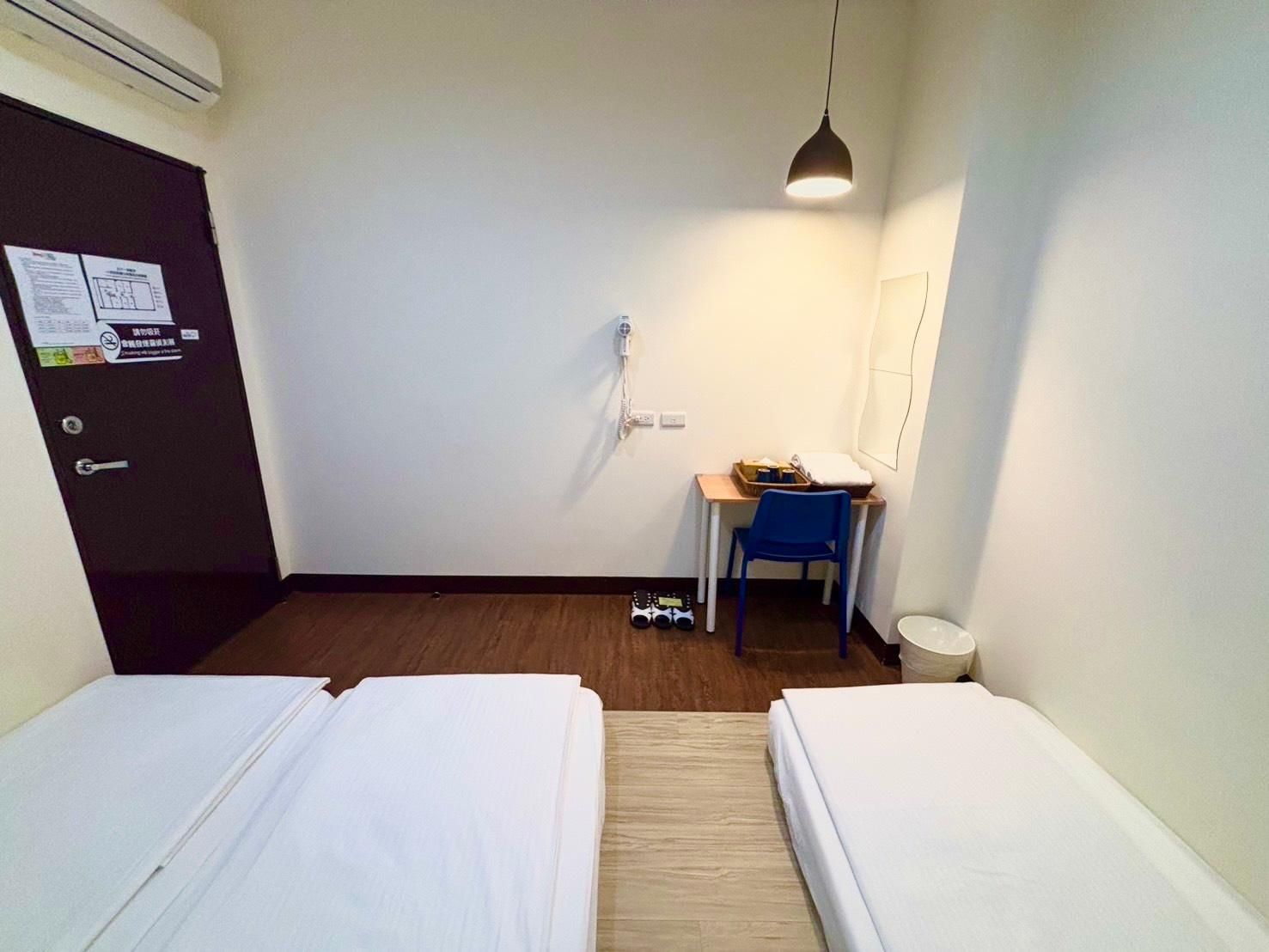 Basic Triple Room with Shared Bathroom