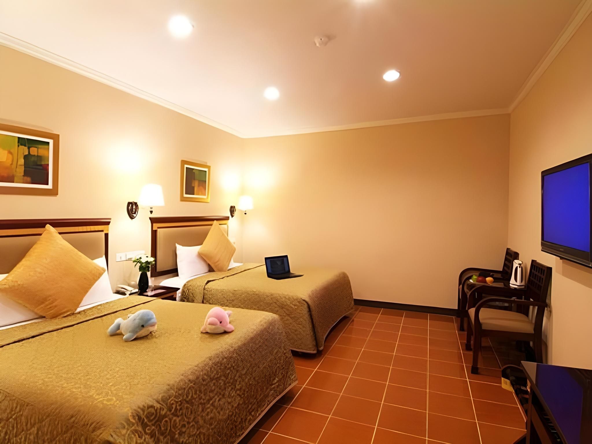 Puti Commercial Hotel Family for 6 Adults 3