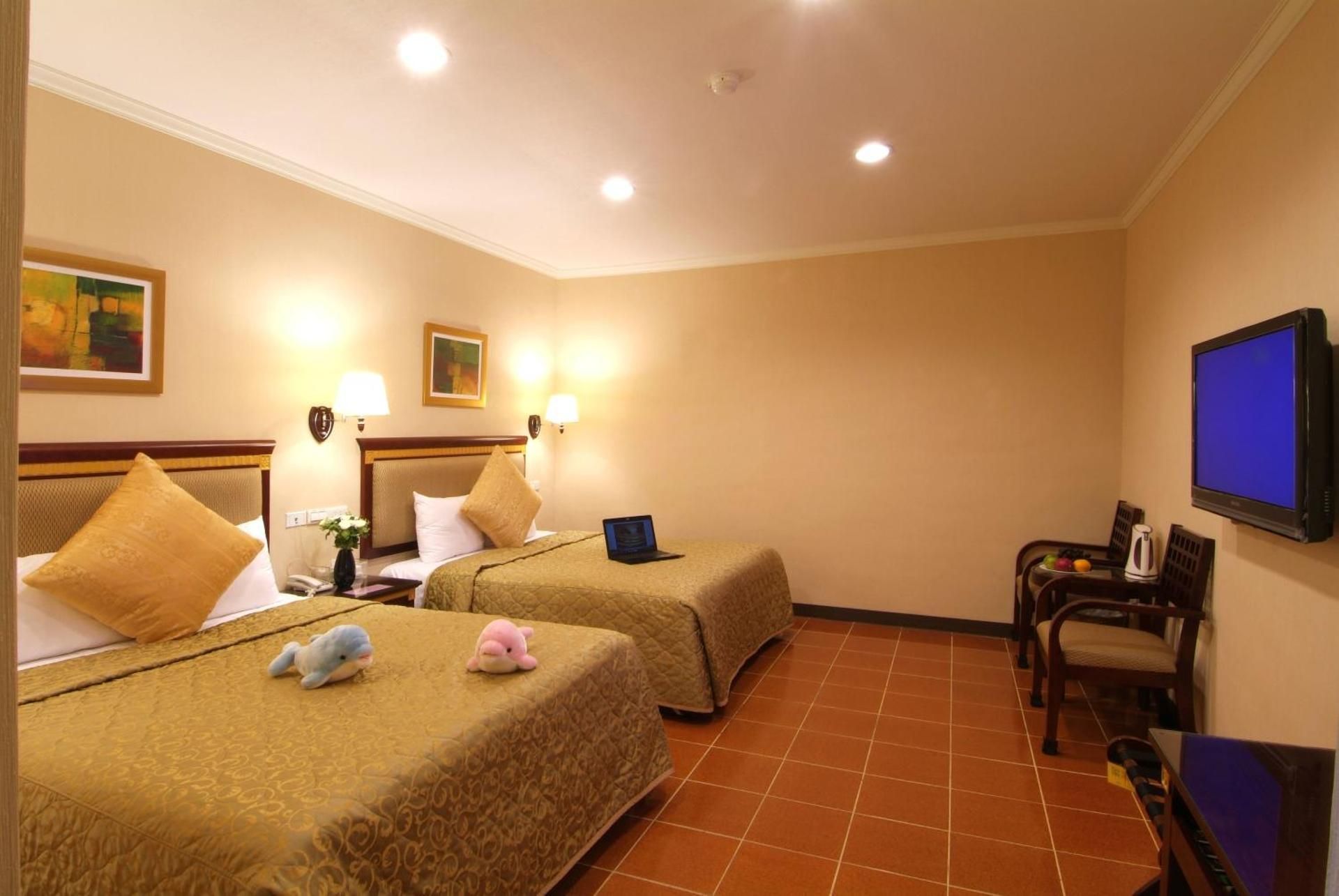 Puti Commercial Hotel Family for 4 Adults 2