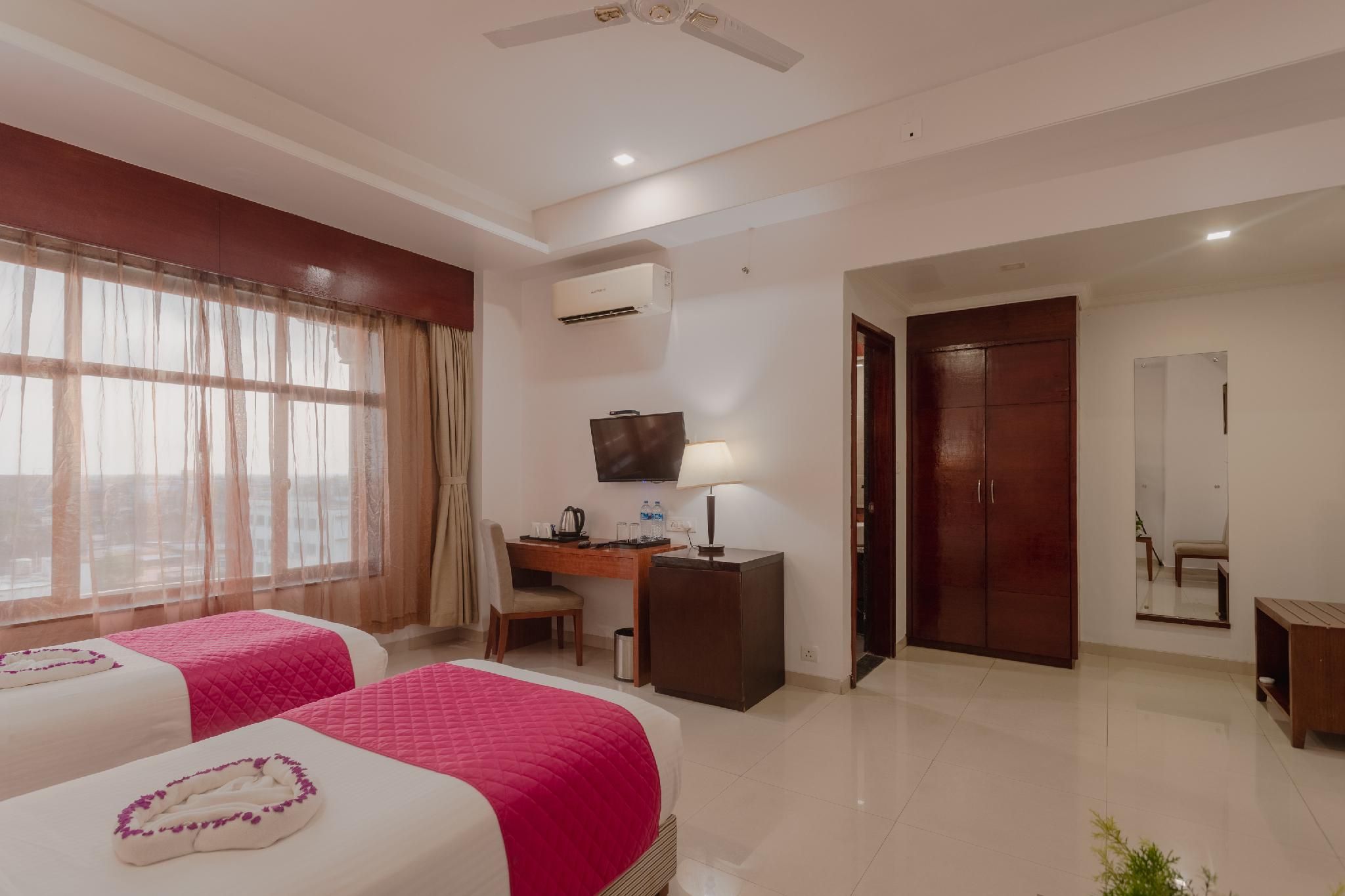 DIAMOND PALACE LORDS PLAZA Deluxe 2